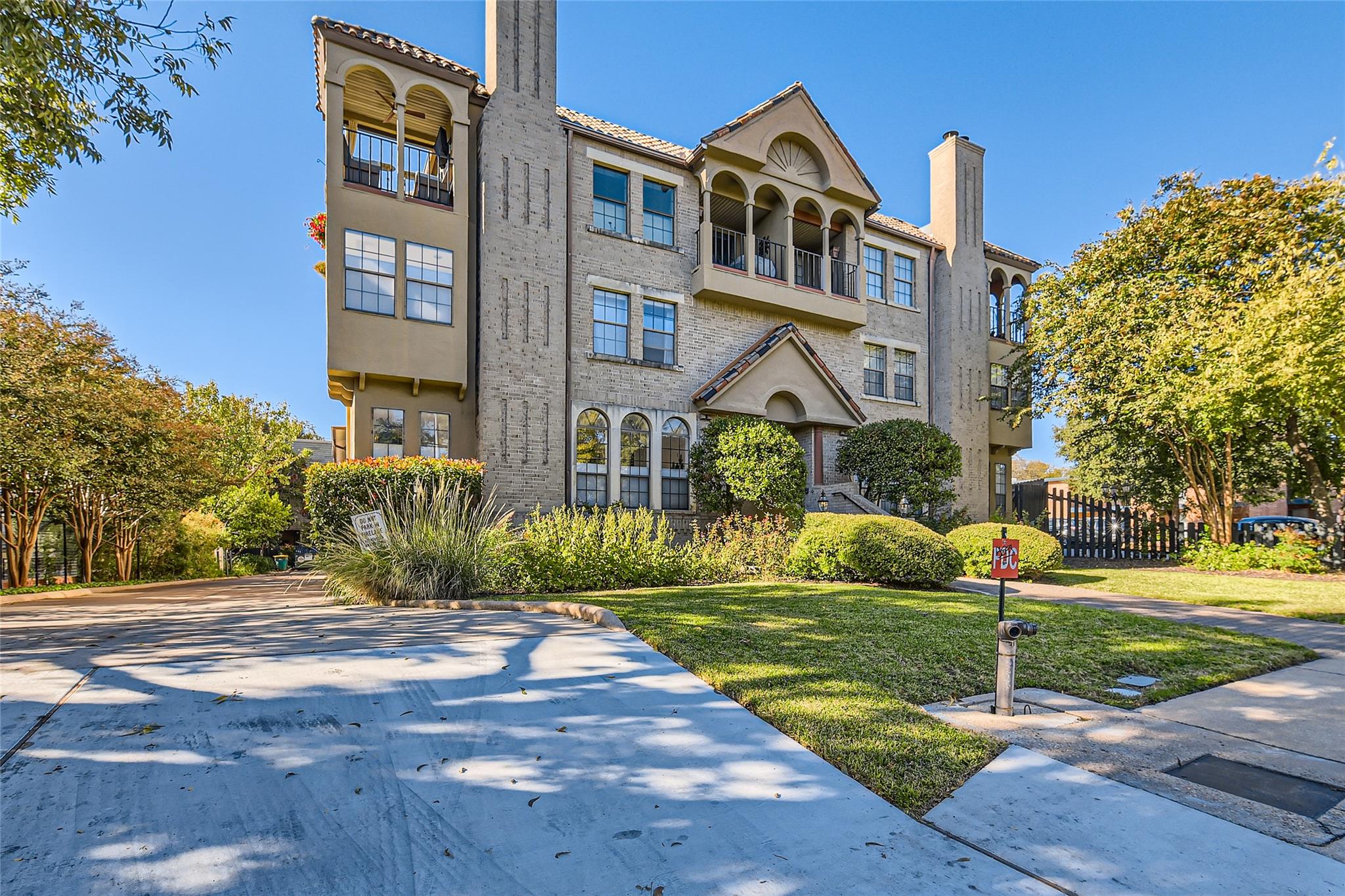 1704 West Ave # 106