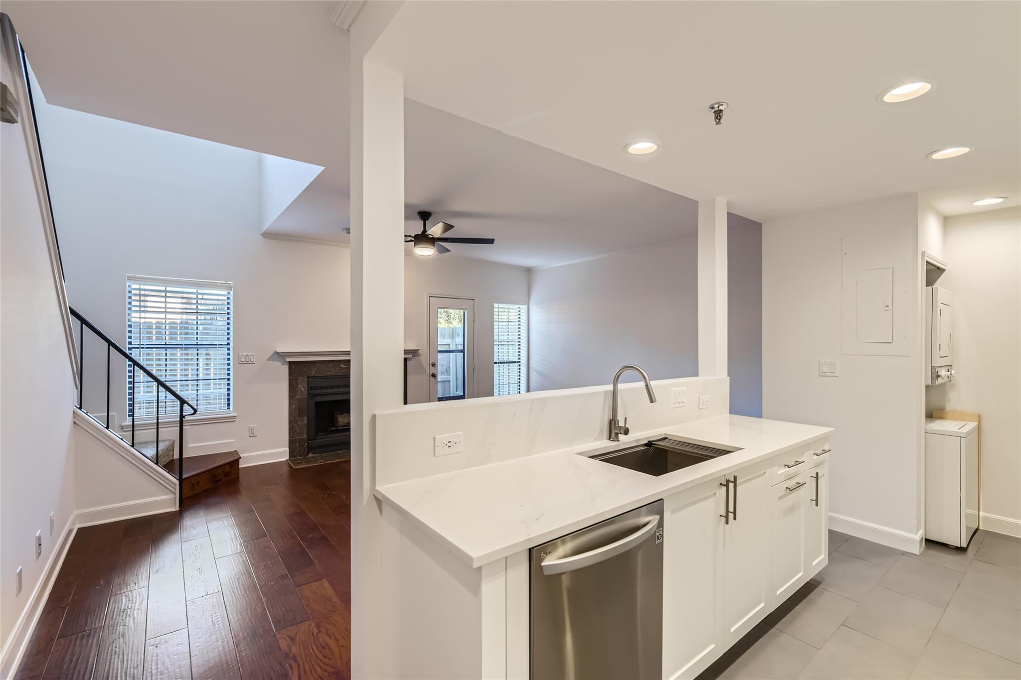 1704 West Ave # 106