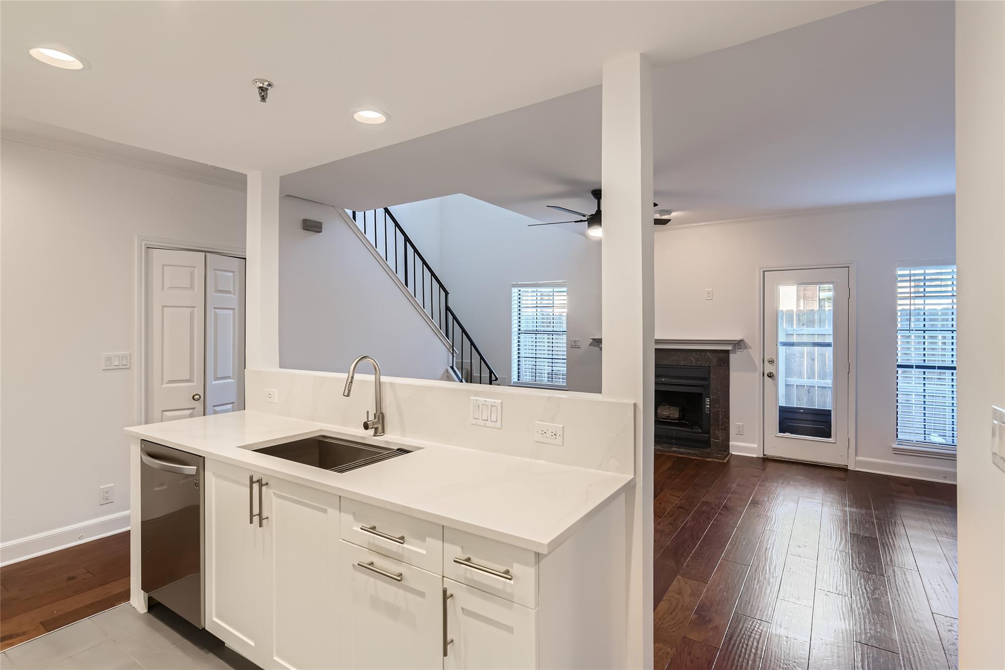 1704 West Ave # 106