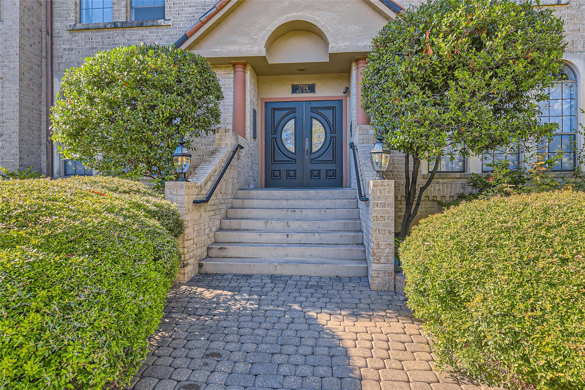 1704 West Ave # 106