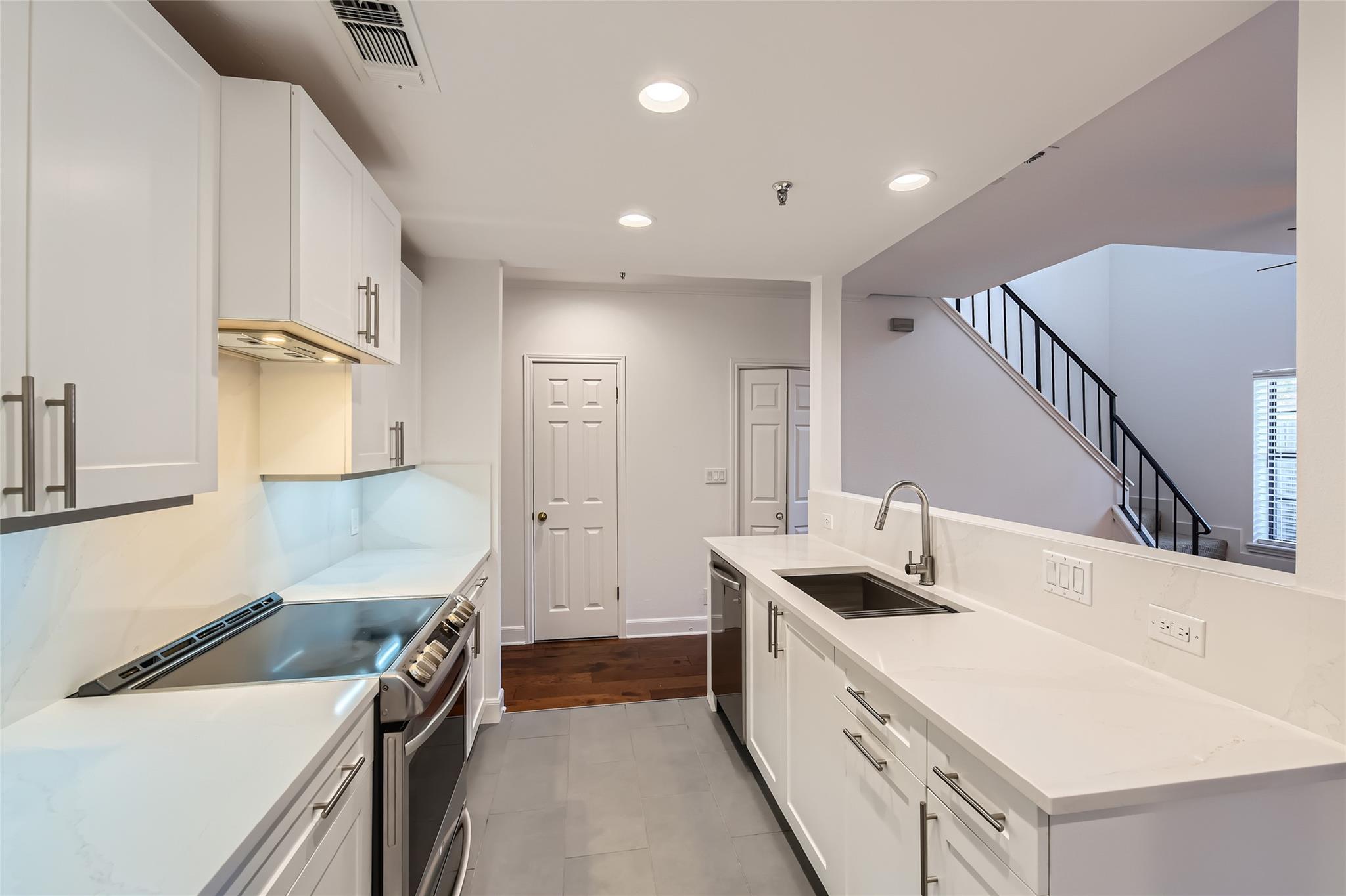 1704 West Ave # 106