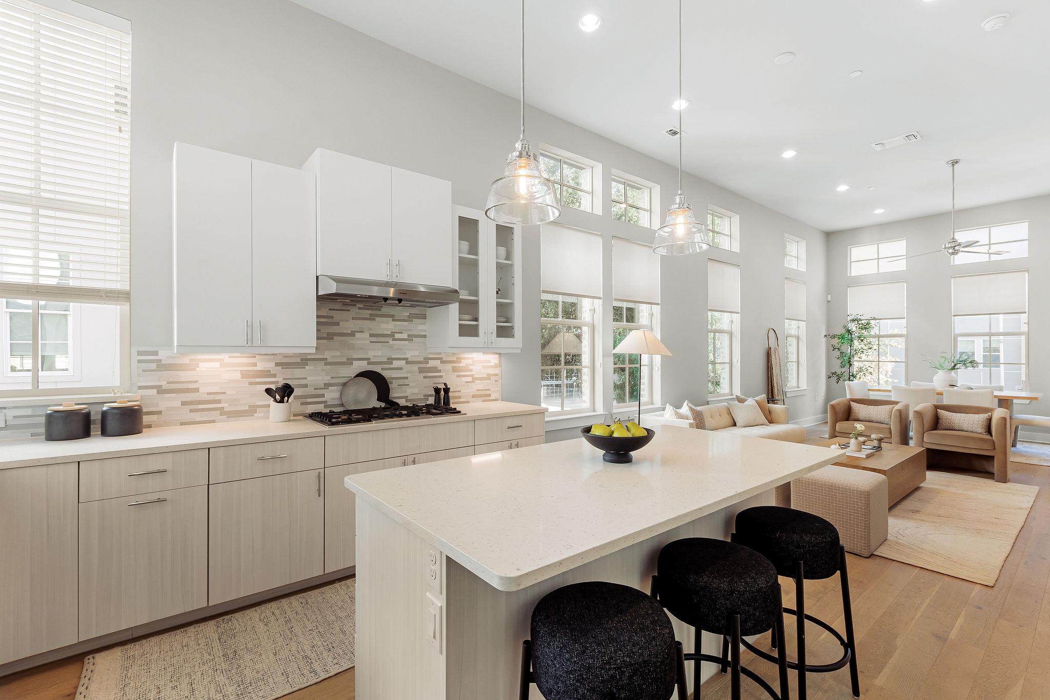 1215 Shore District DR