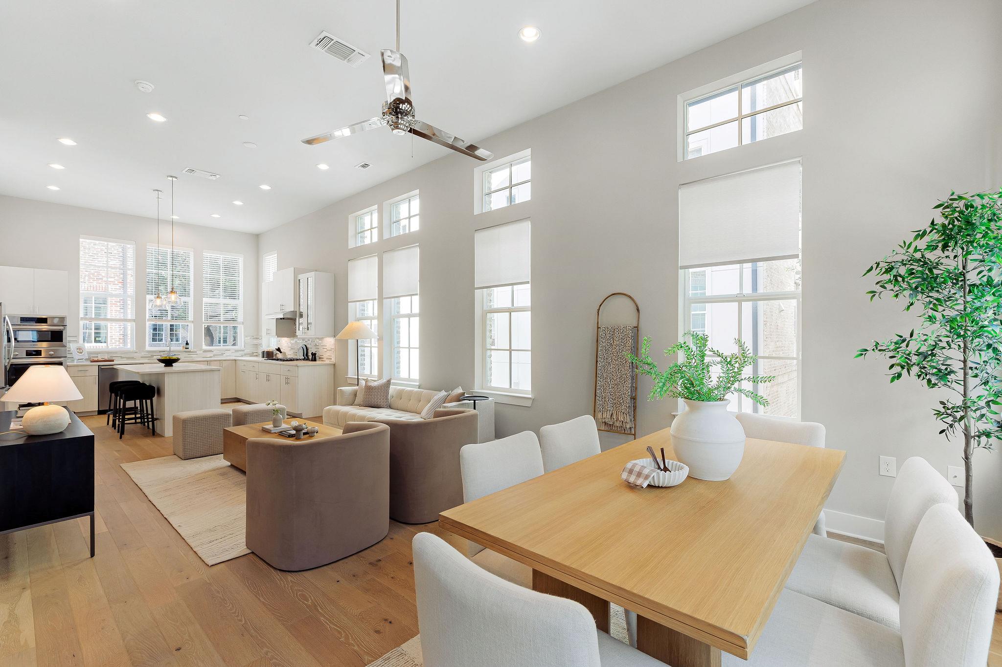 1215 Shore District DR