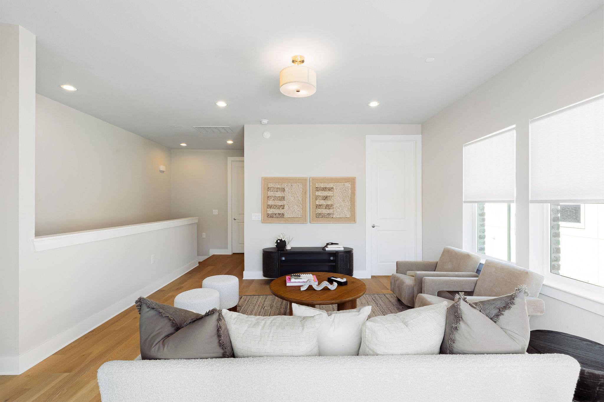 1215 Shore District DR