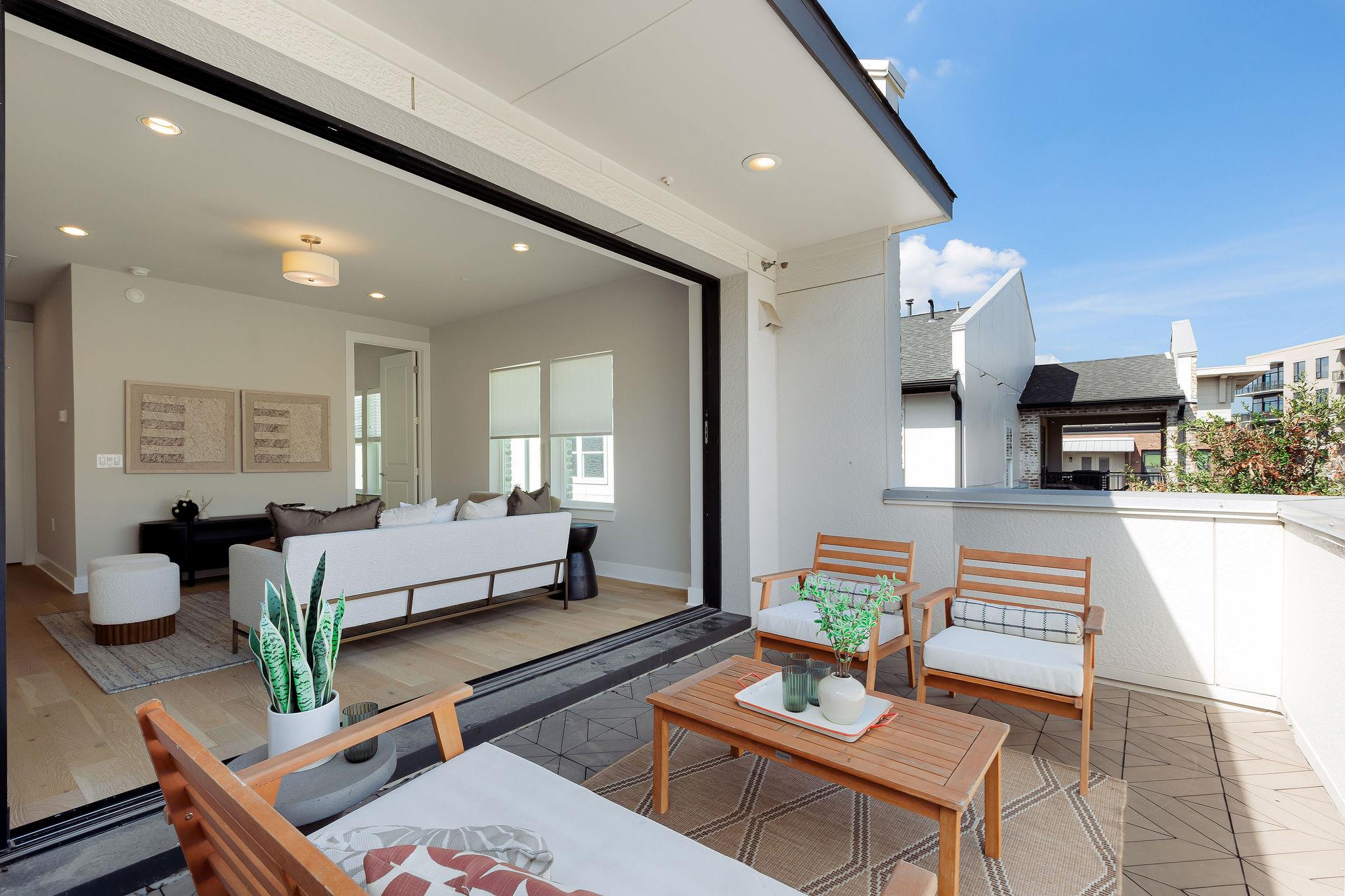 1215 Shore District DR