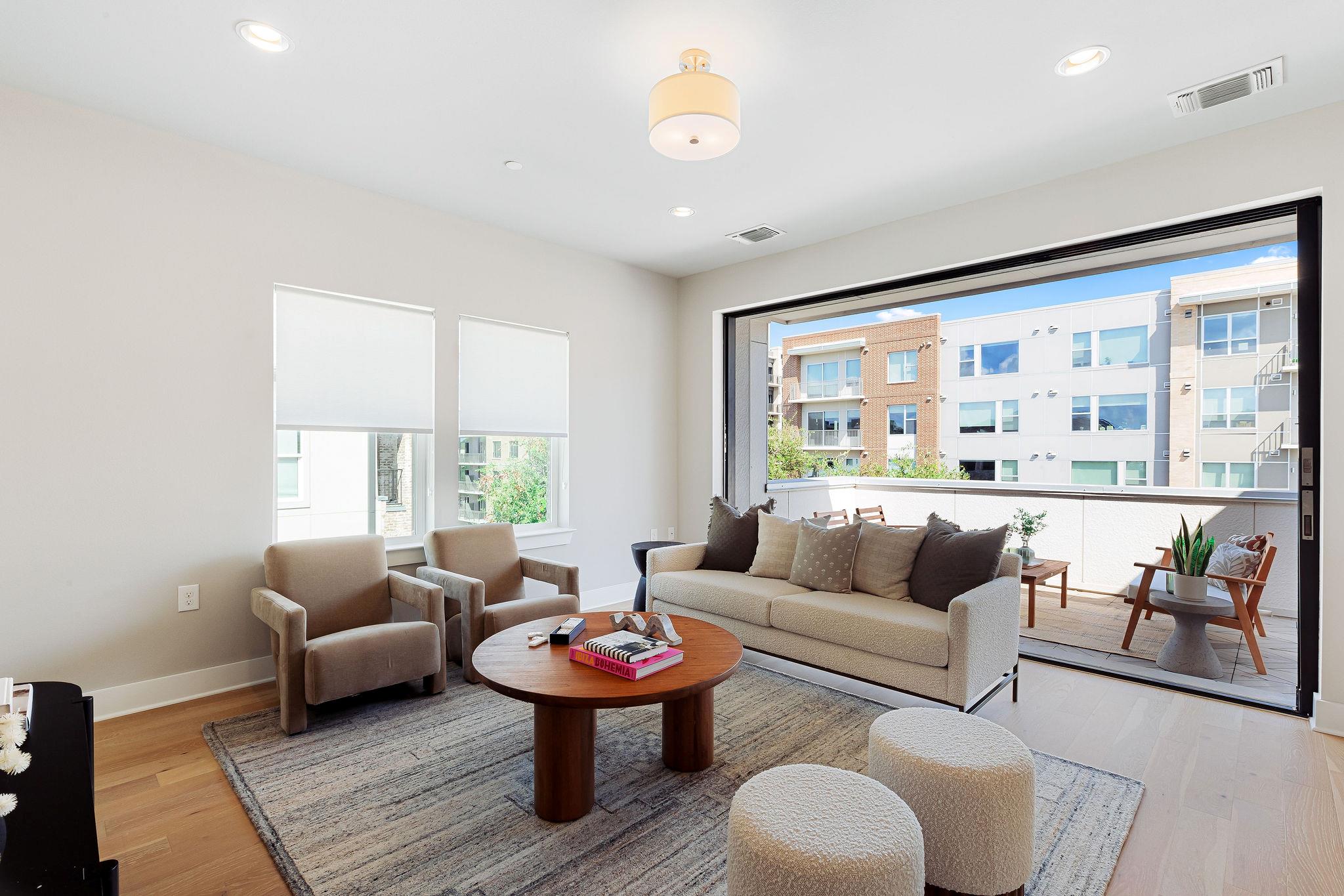 1215 Shore District DR