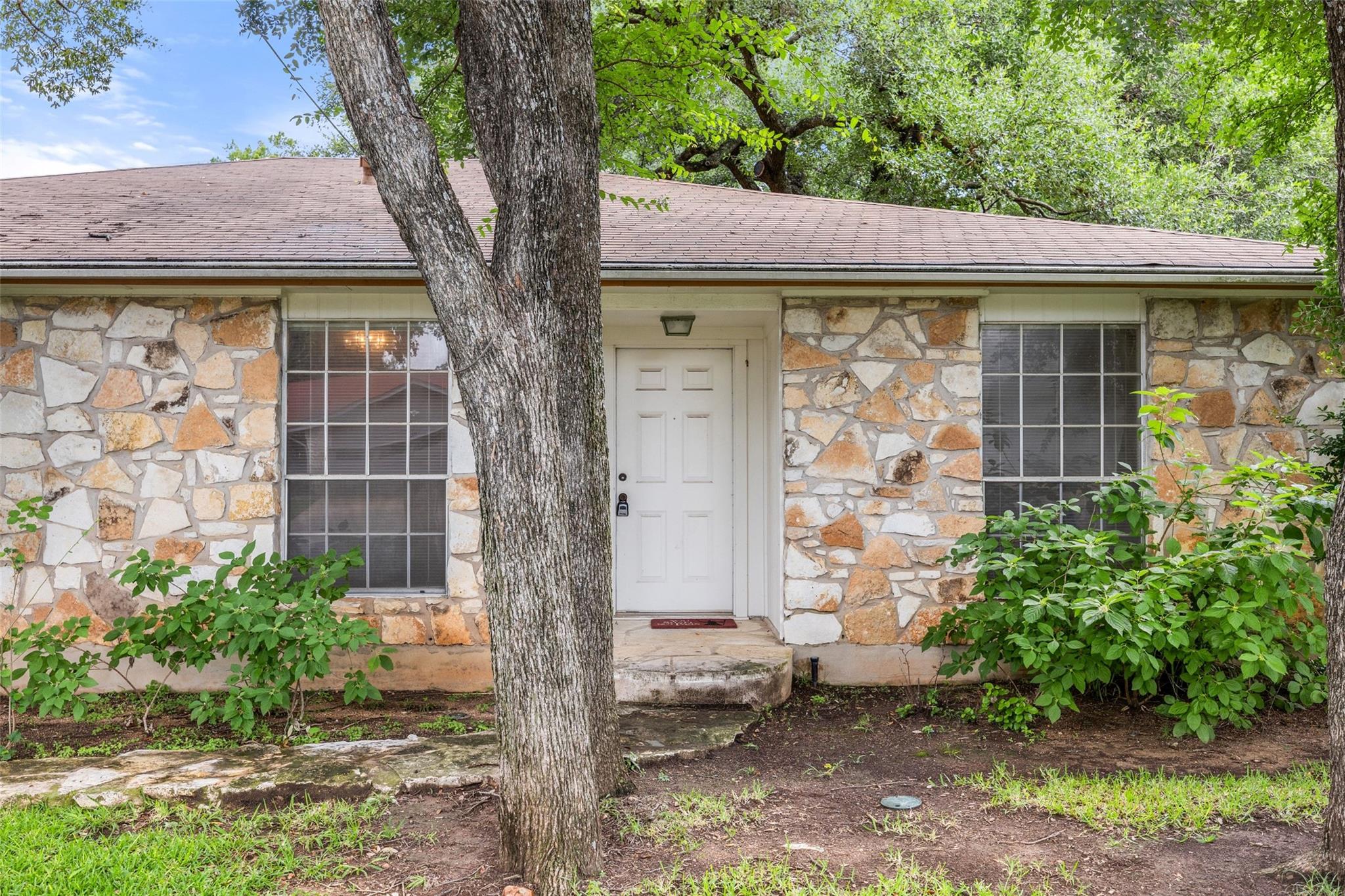 12006 Trianon LN