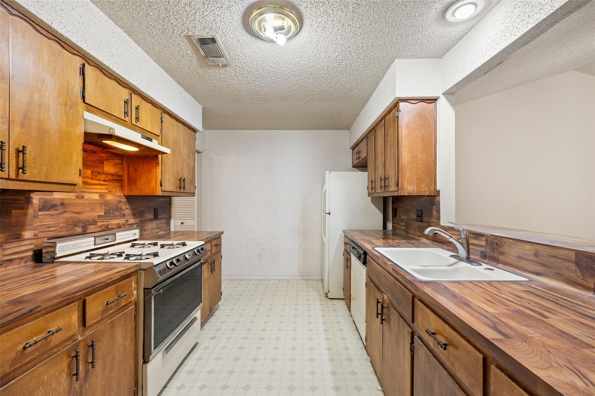 12006 Trianon LN