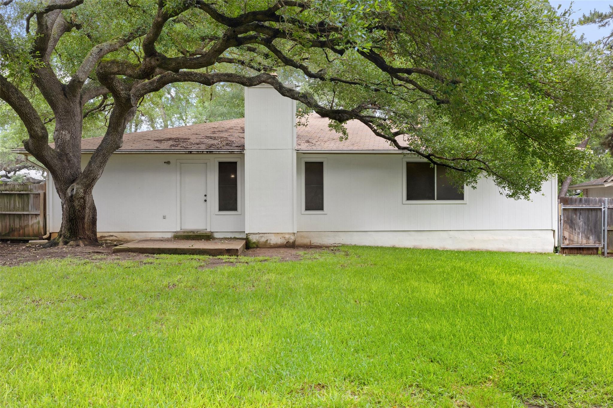 12006 Trianon LN