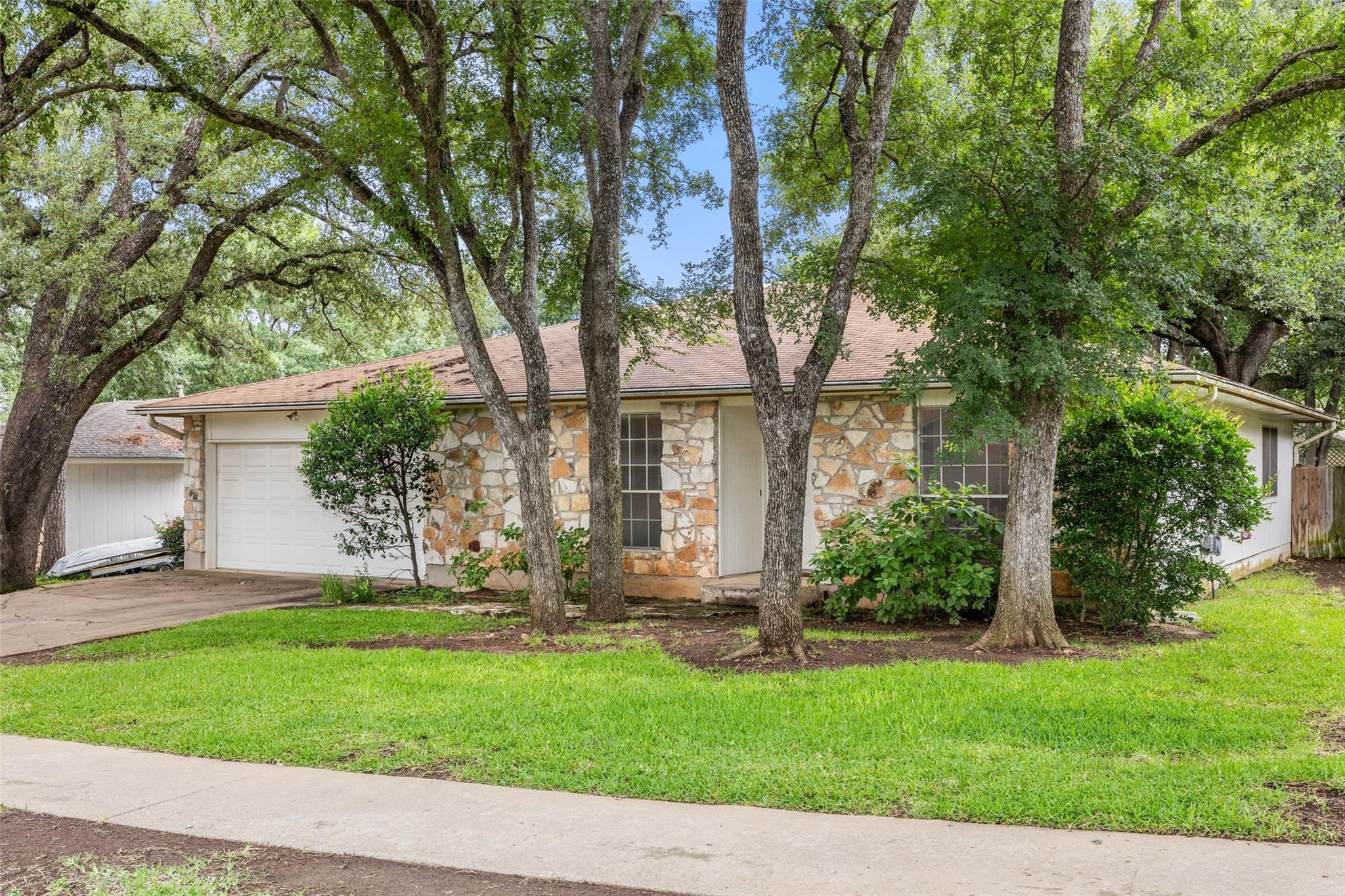 12006 Trianon LN