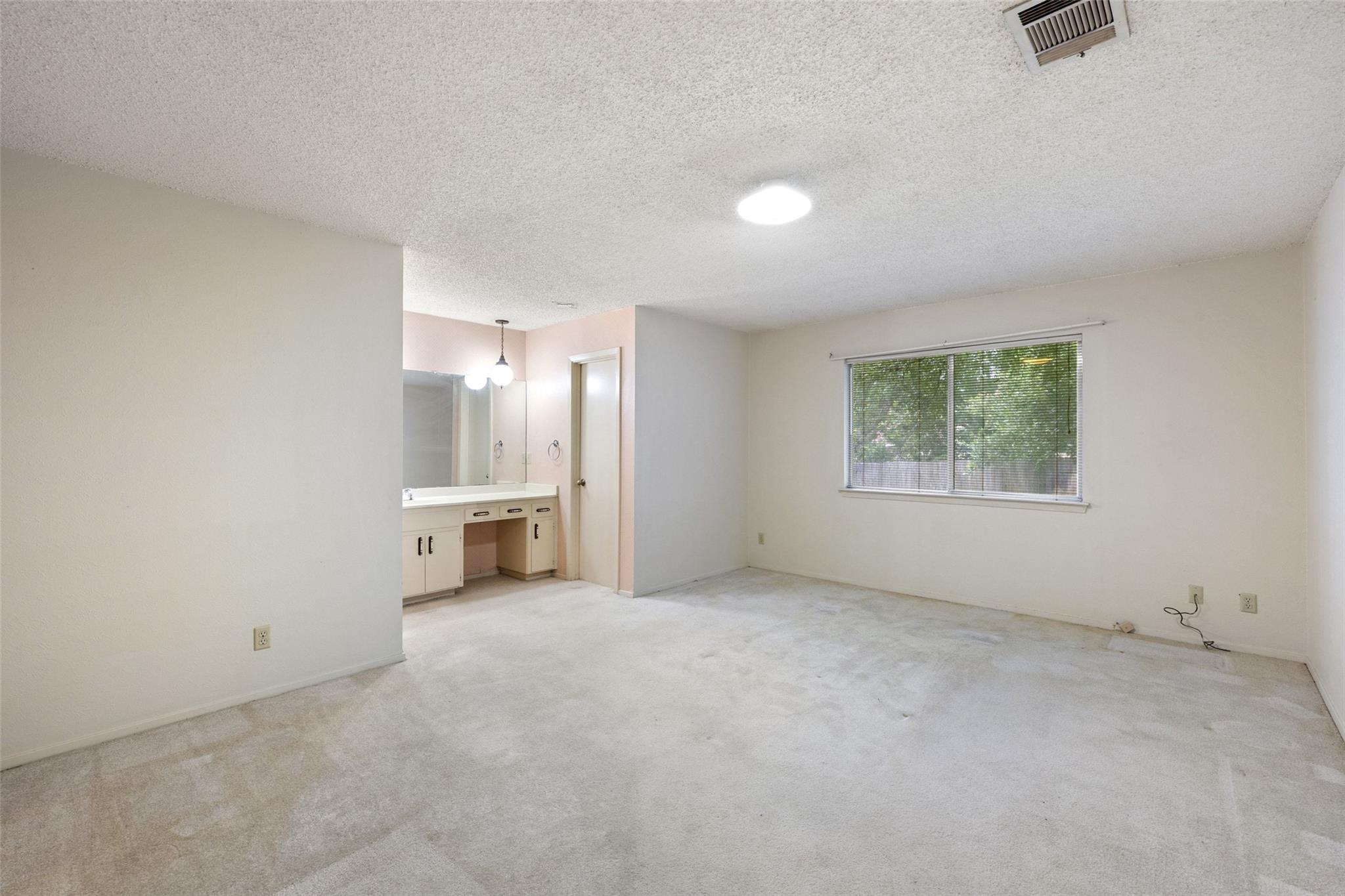 12006 Trianon LN