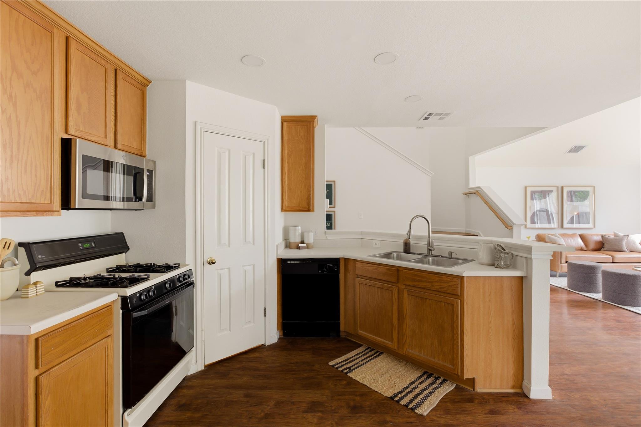 5736 Lomita Verde CIR