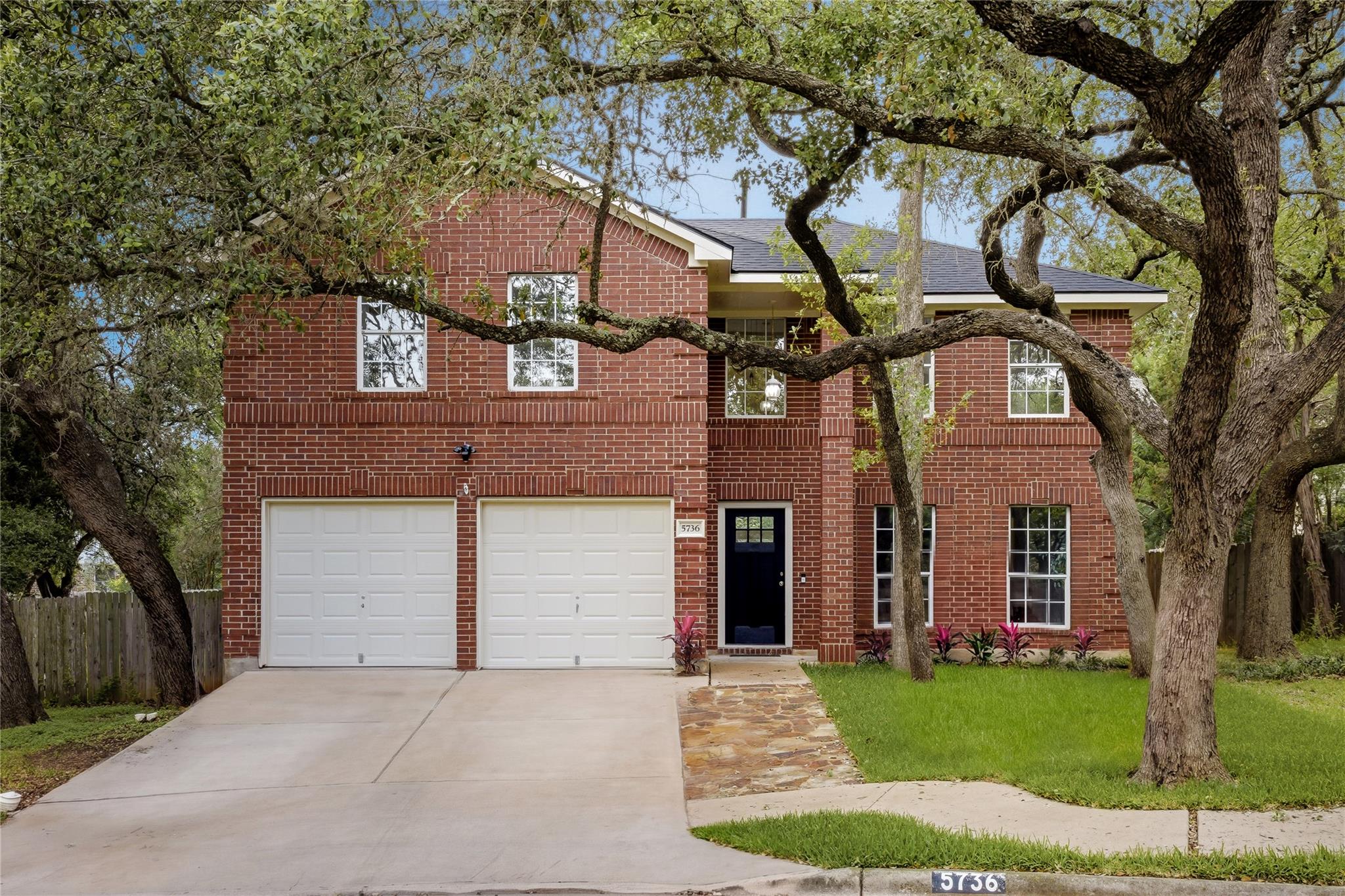 5736 Lomita Verde CIR