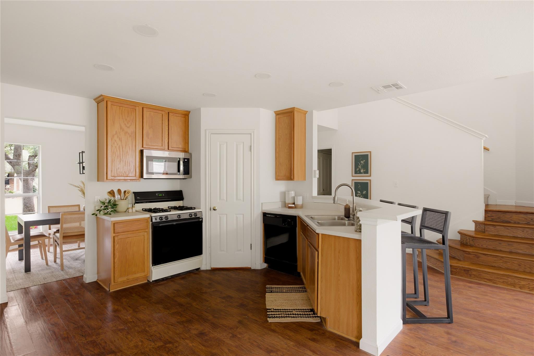 5736 Lomita Verde CIR
