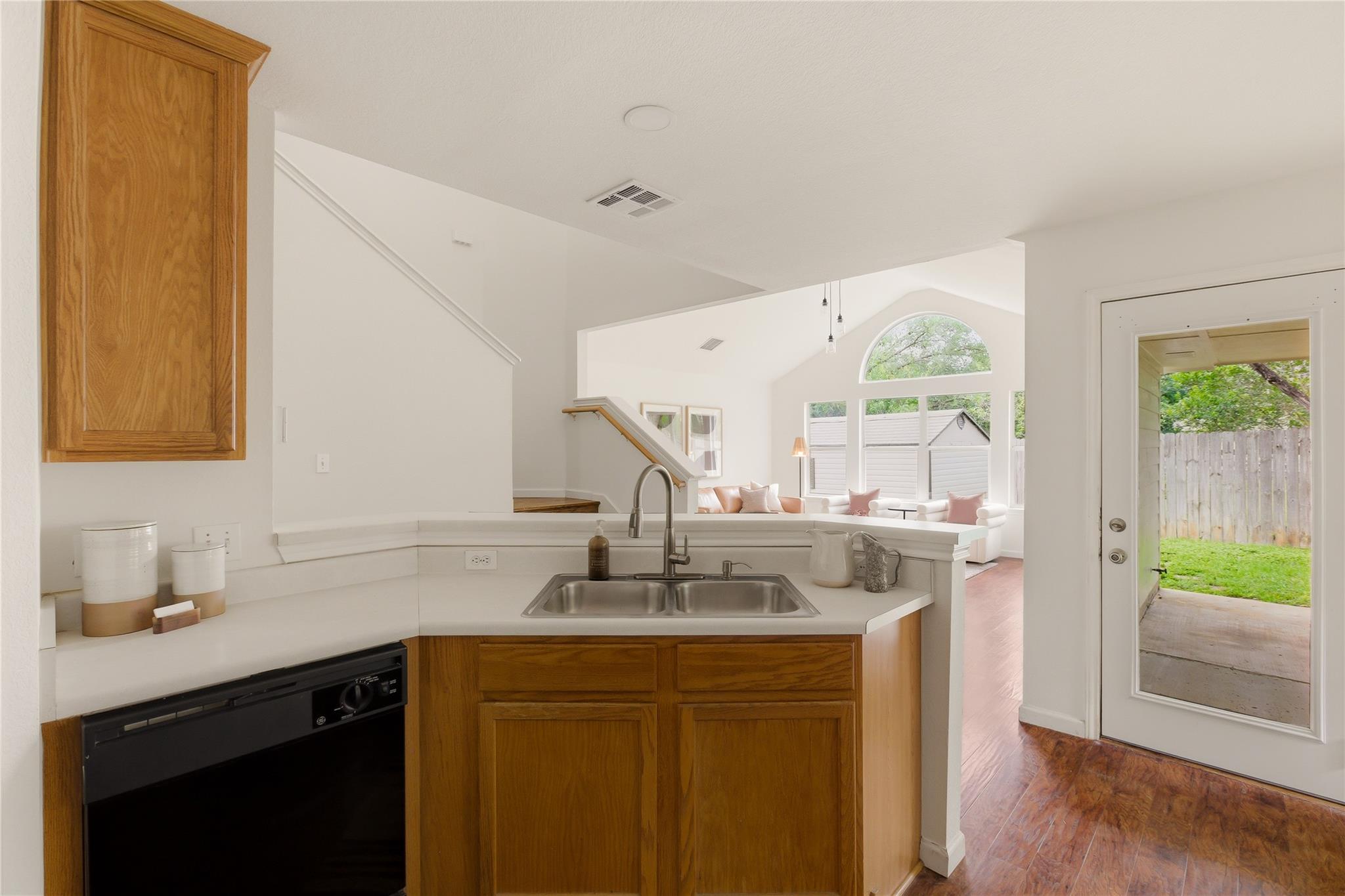 5736 Lomita Verde CIR