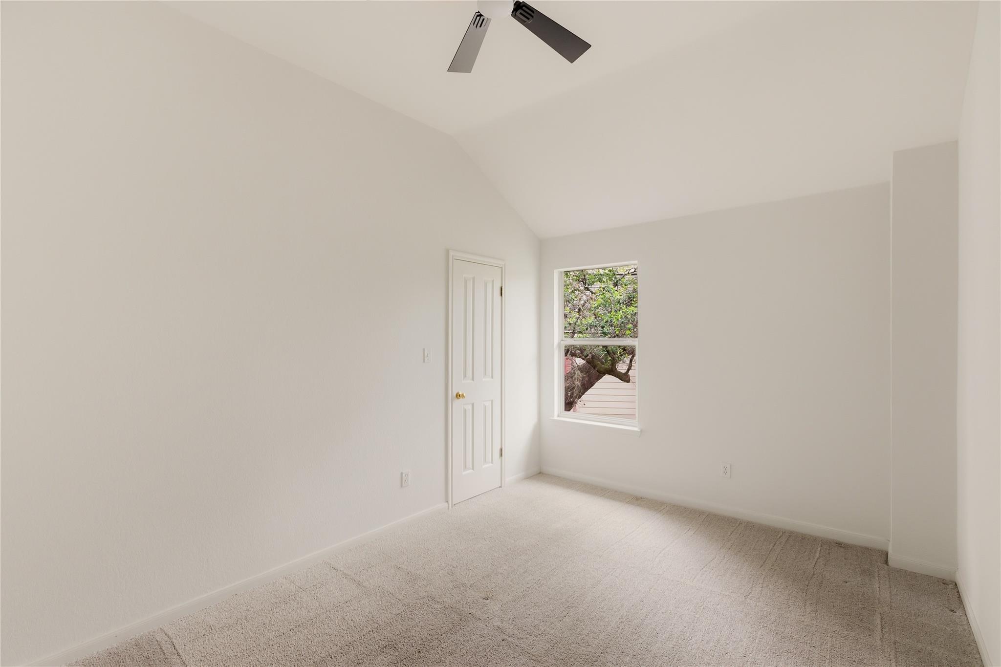 5736 Lomita Verde CIR