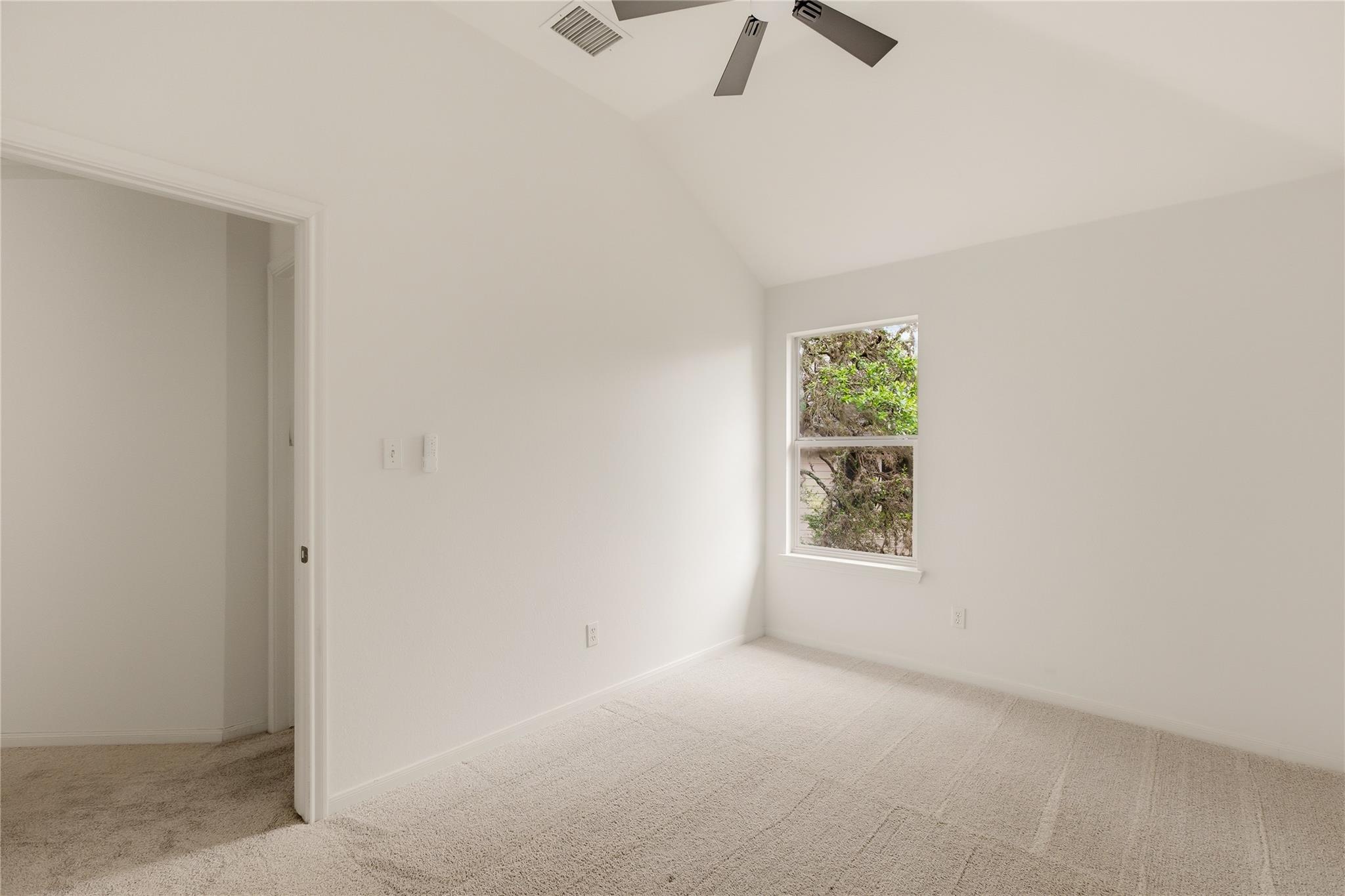 5736 Lomita Verde CIR
