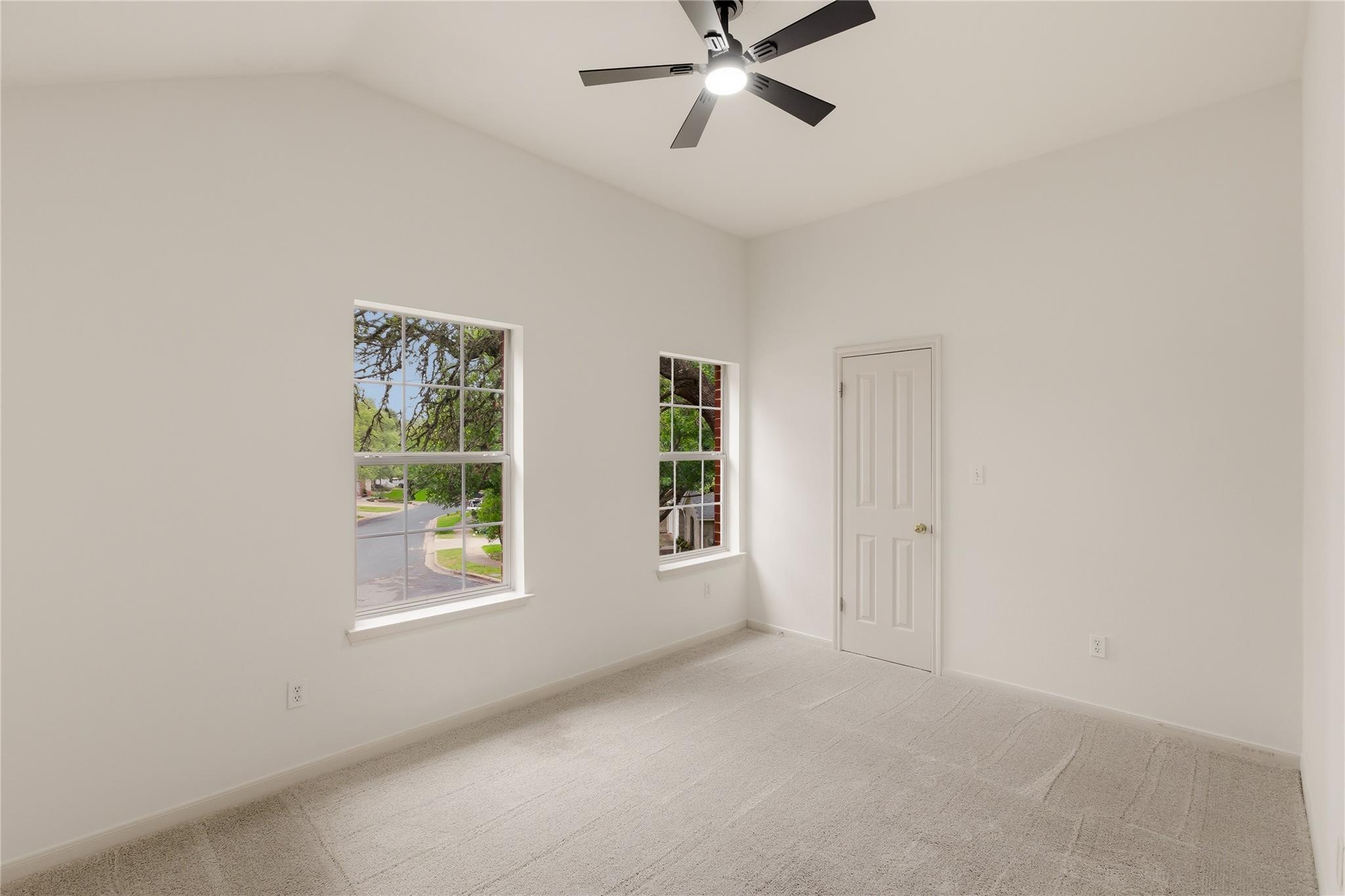 5736 Lomita Verde CIR