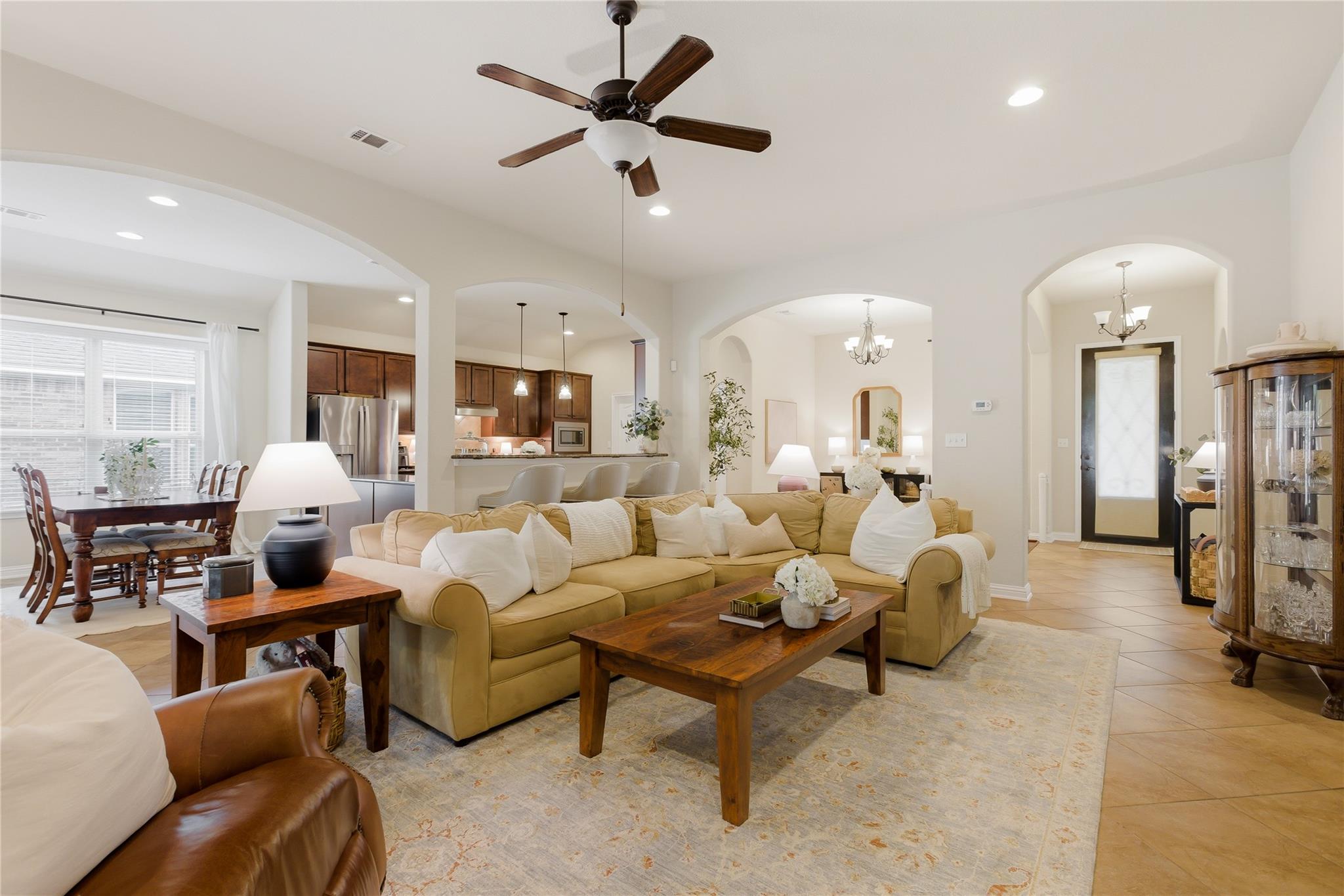 214 Bellagio DR