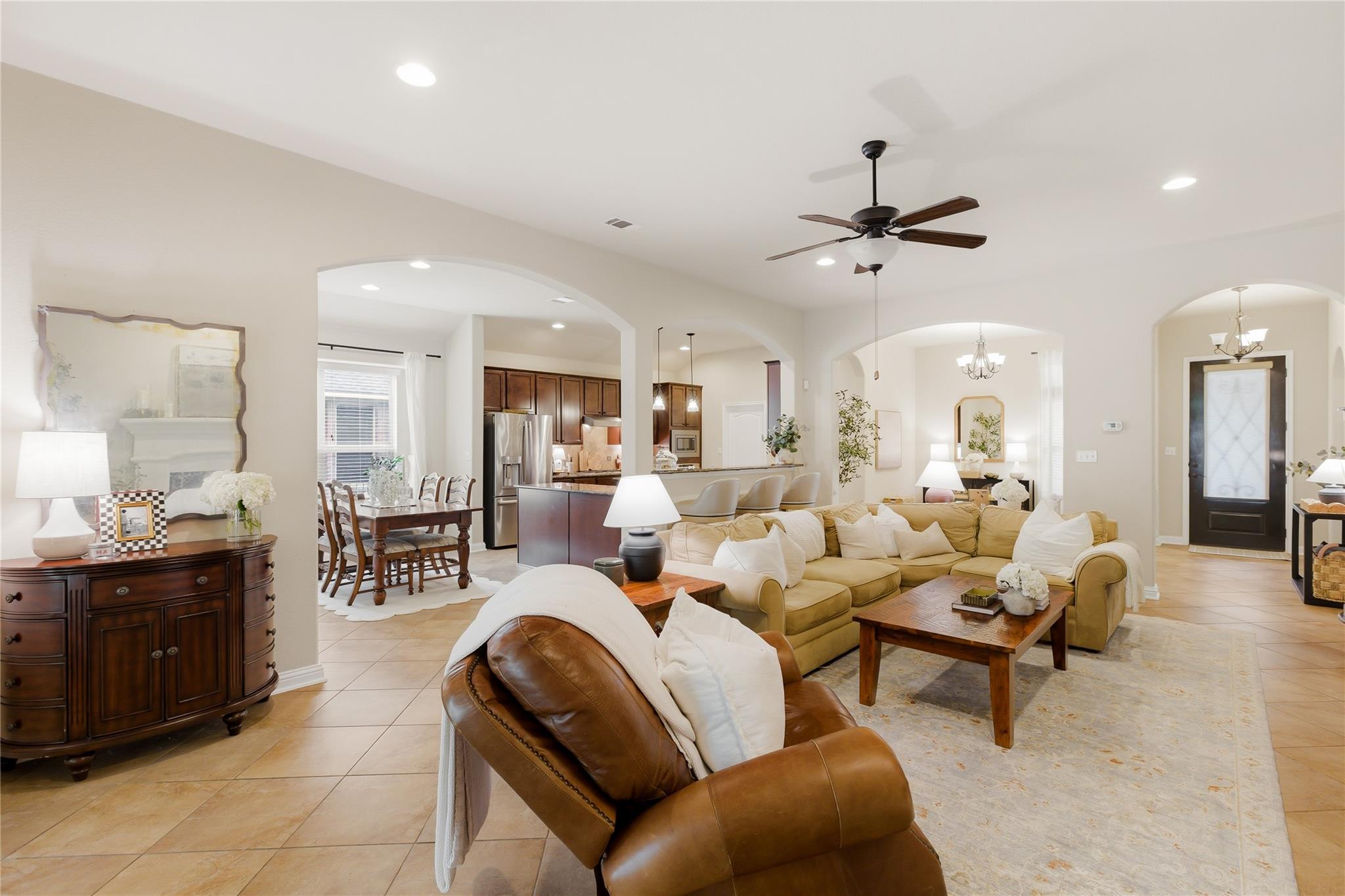 214 Bellagio DR