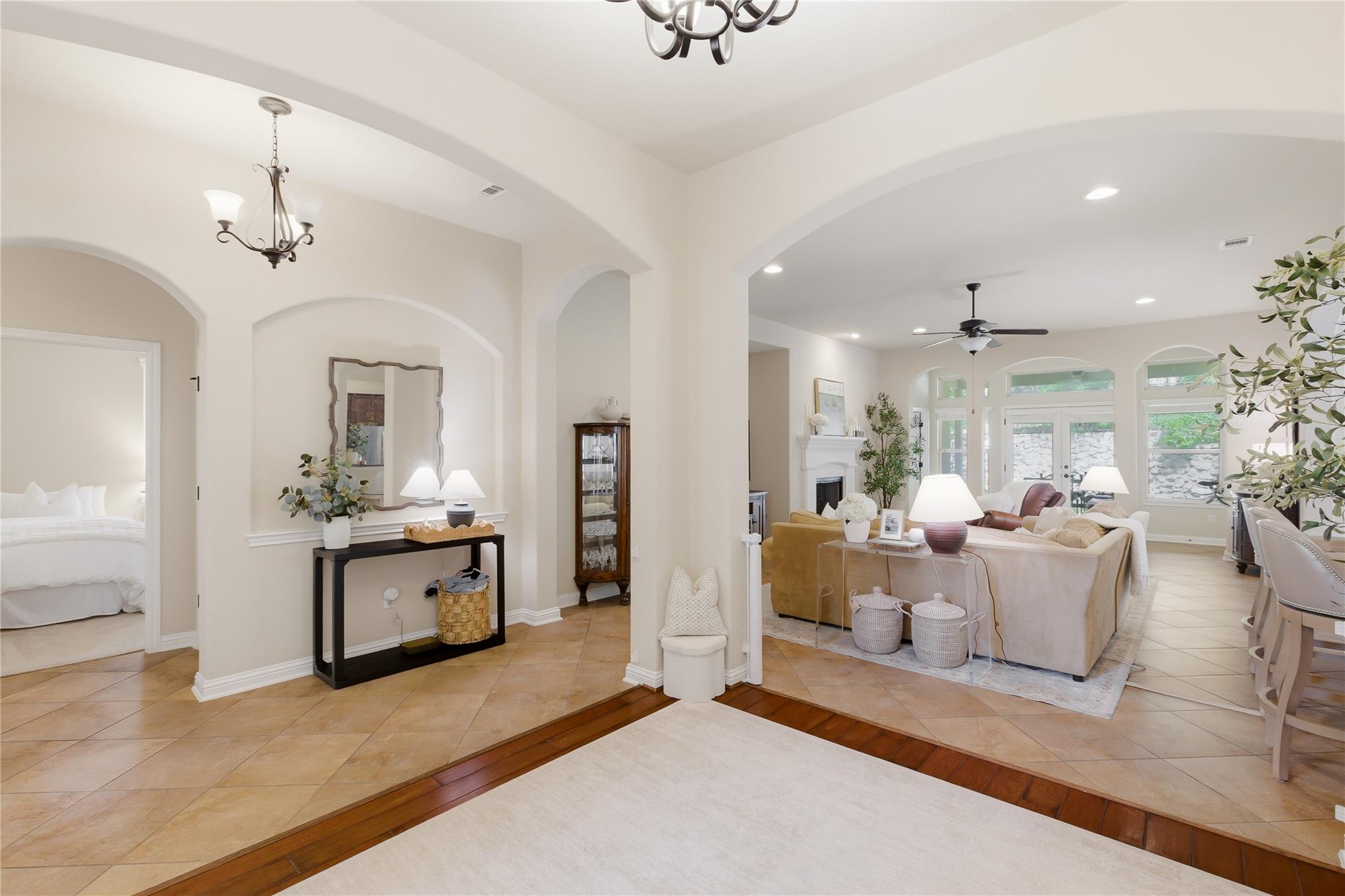 214 Bellagio DR