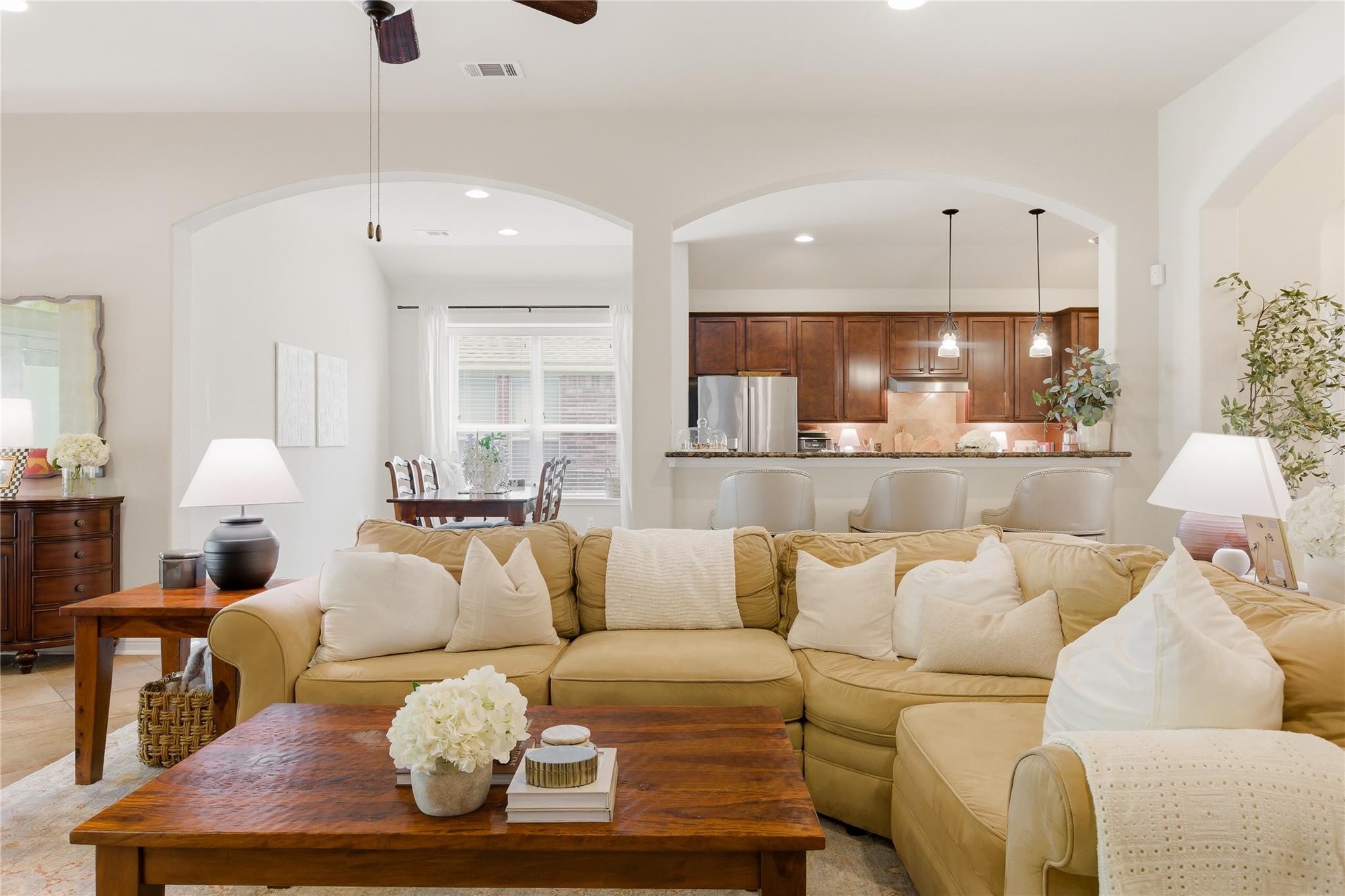 214 Bellagio DR
