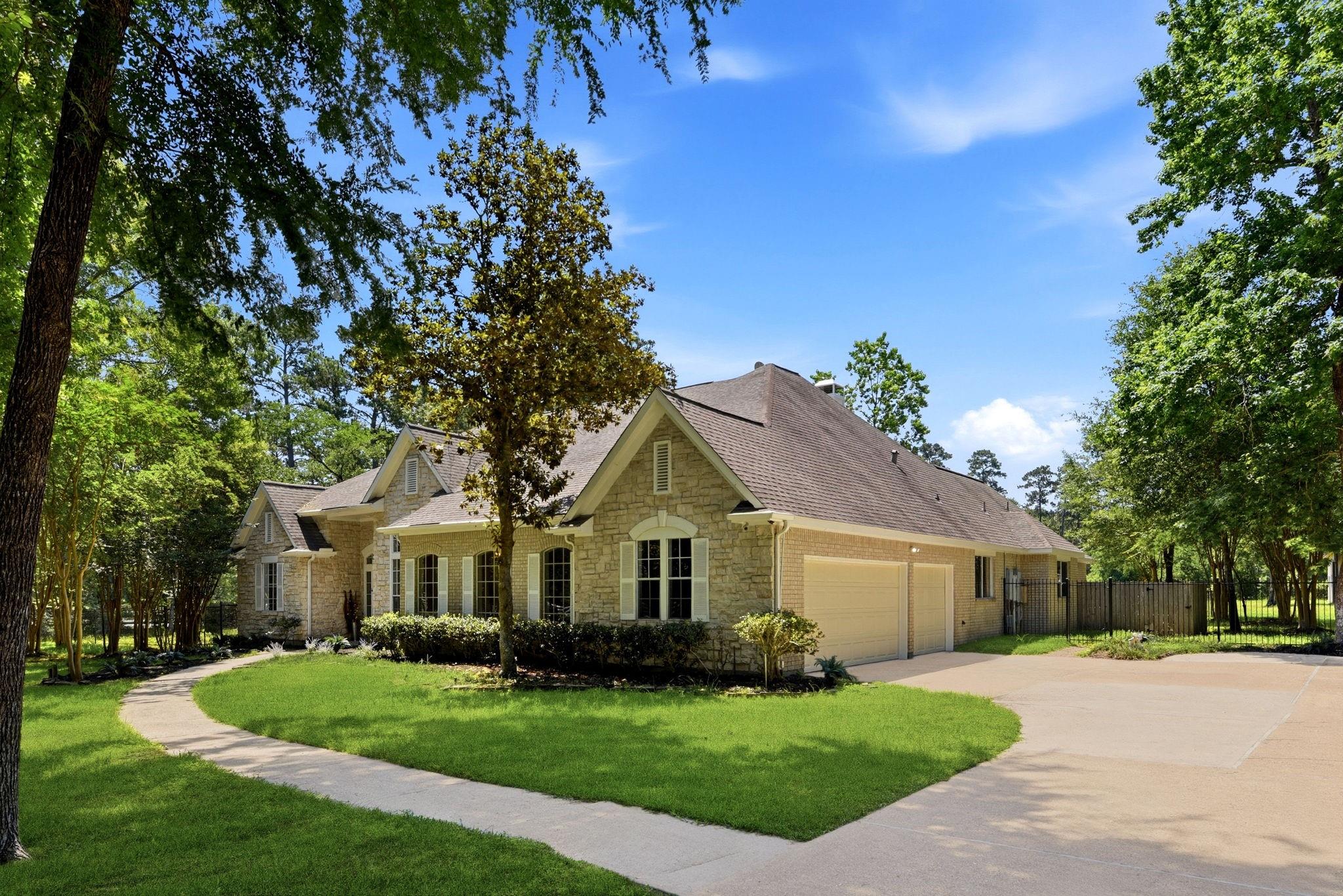 10965 Lake Forest Drive