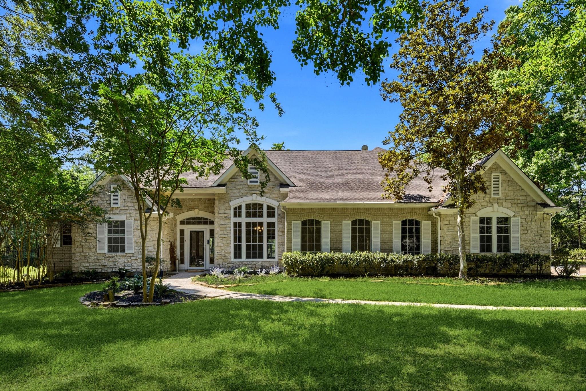 10965 Lake Forest Drive