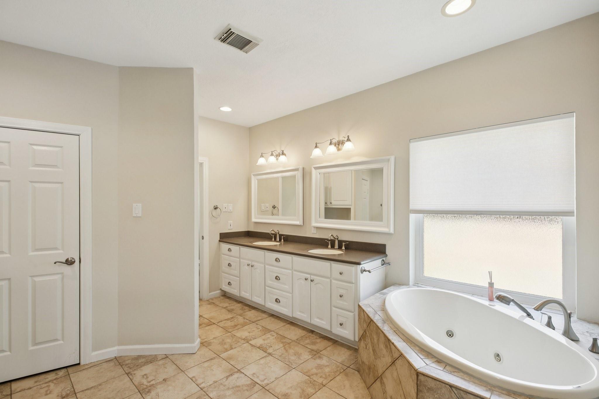 3146 Lake Island Drive