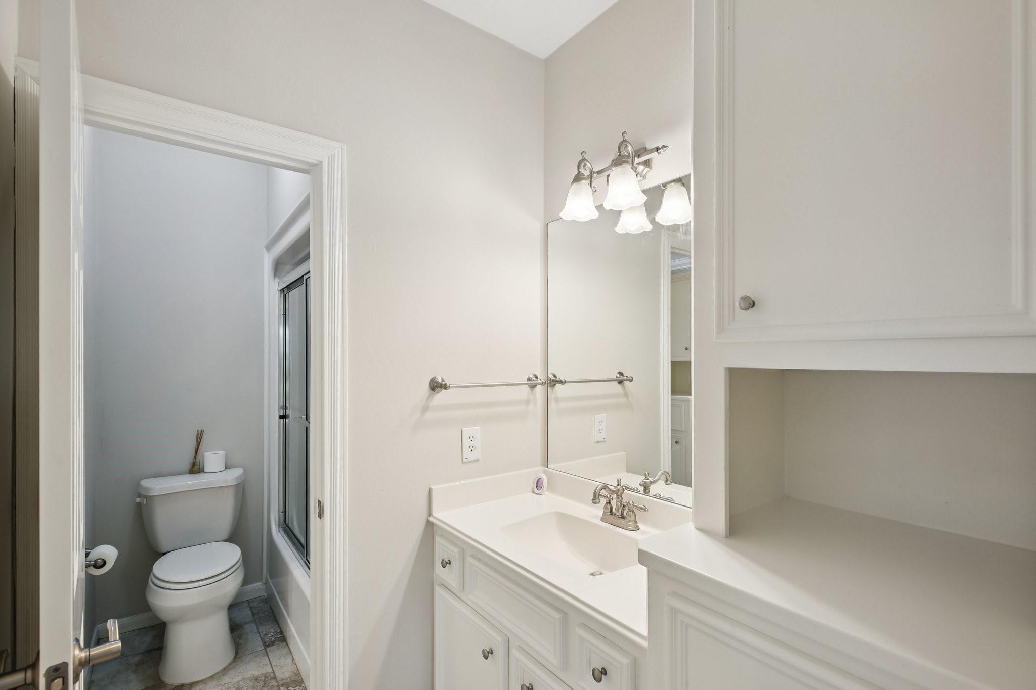 3146 Lake Island Drive