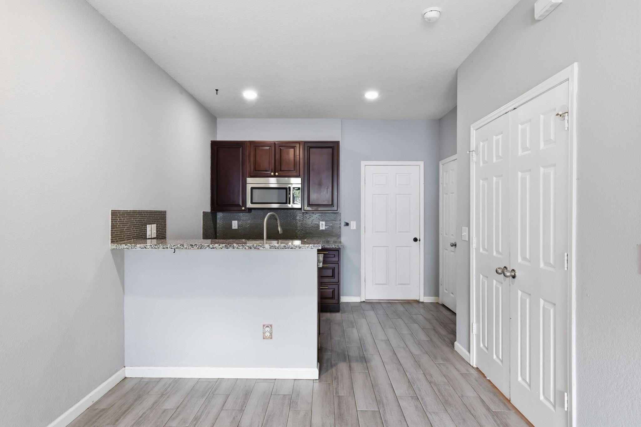 16831 Balmoral