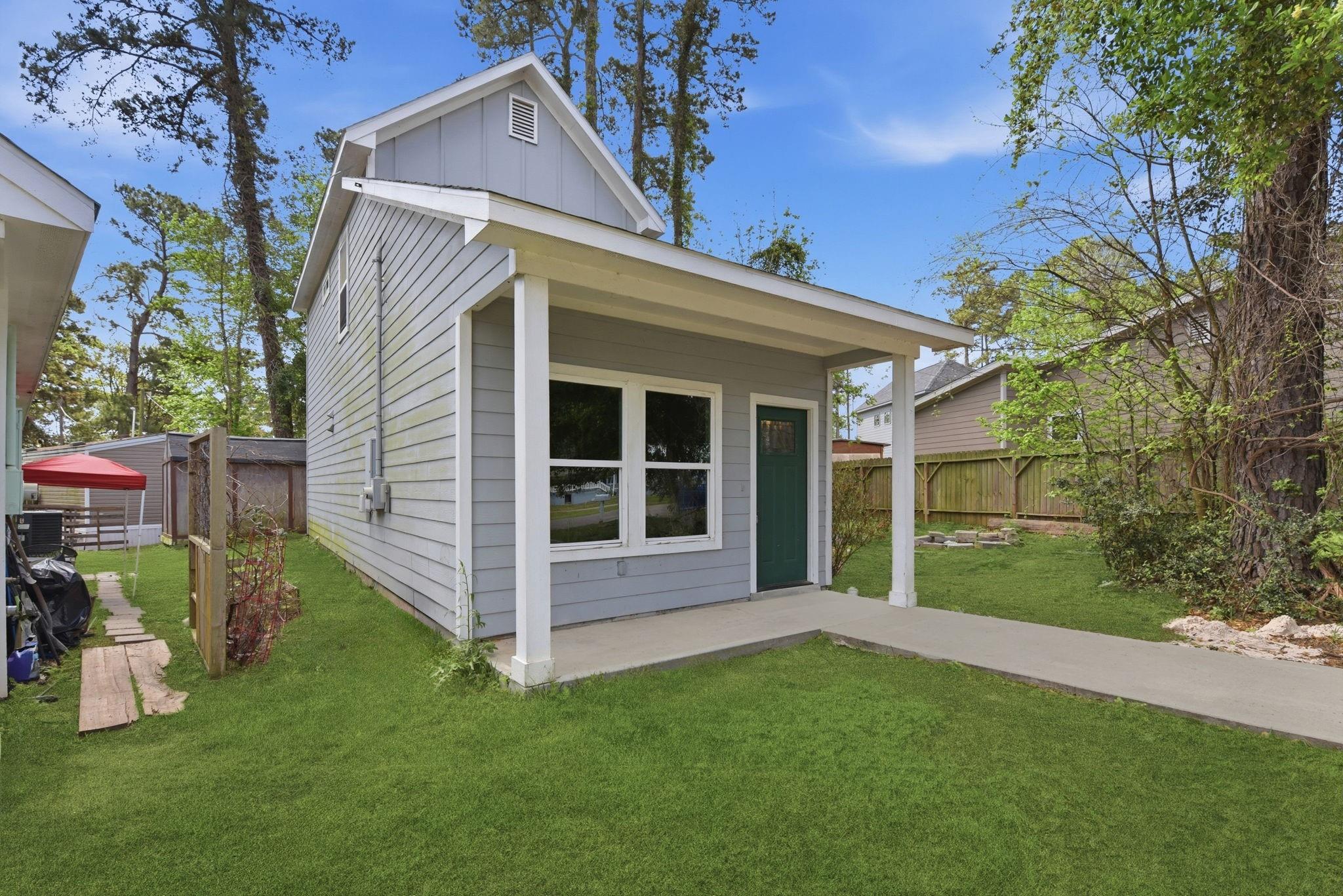 16831 Balmoral
