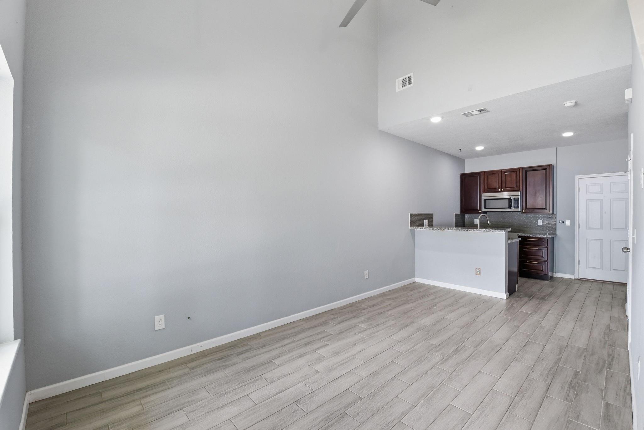 16831 Balmoral