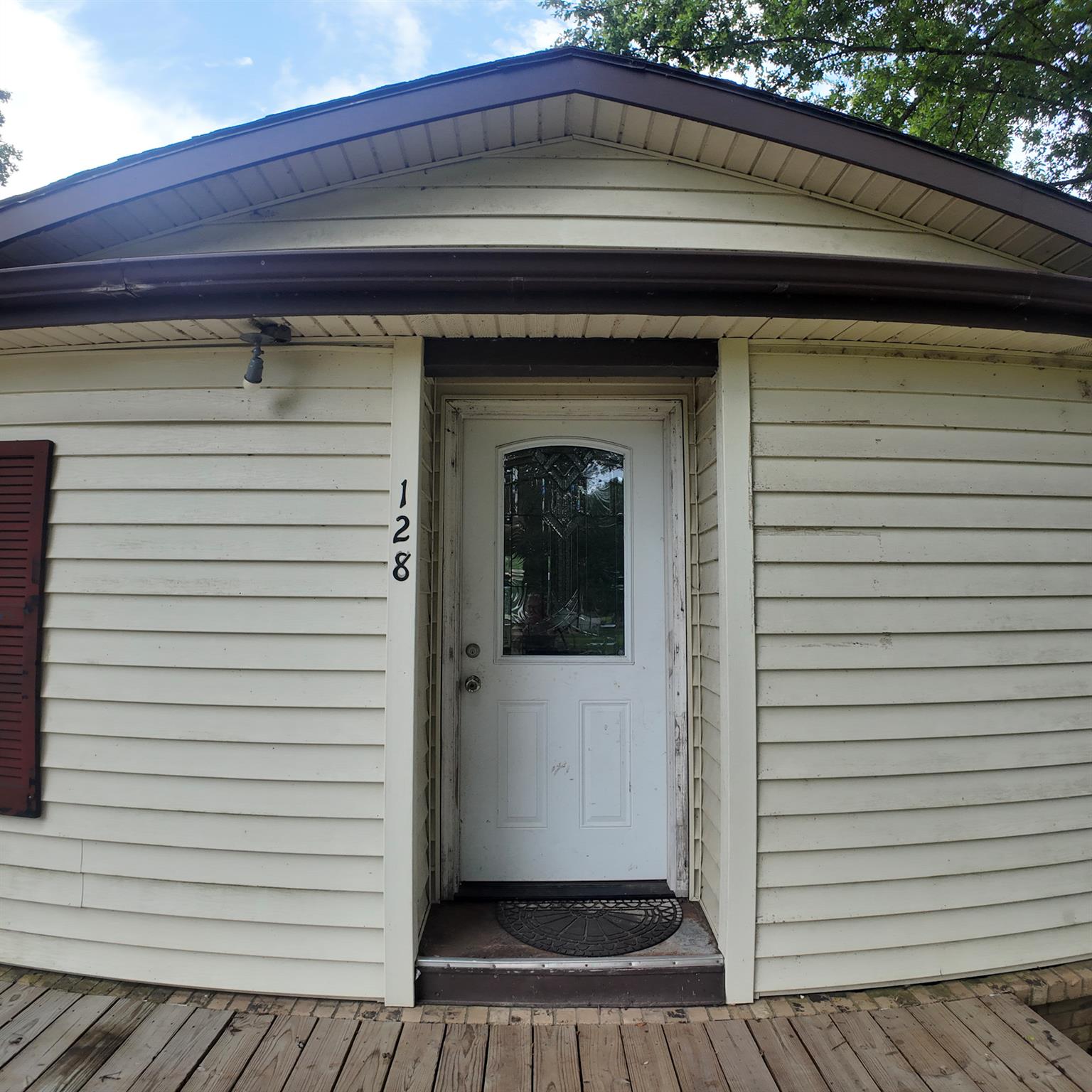 128 Monticello Street