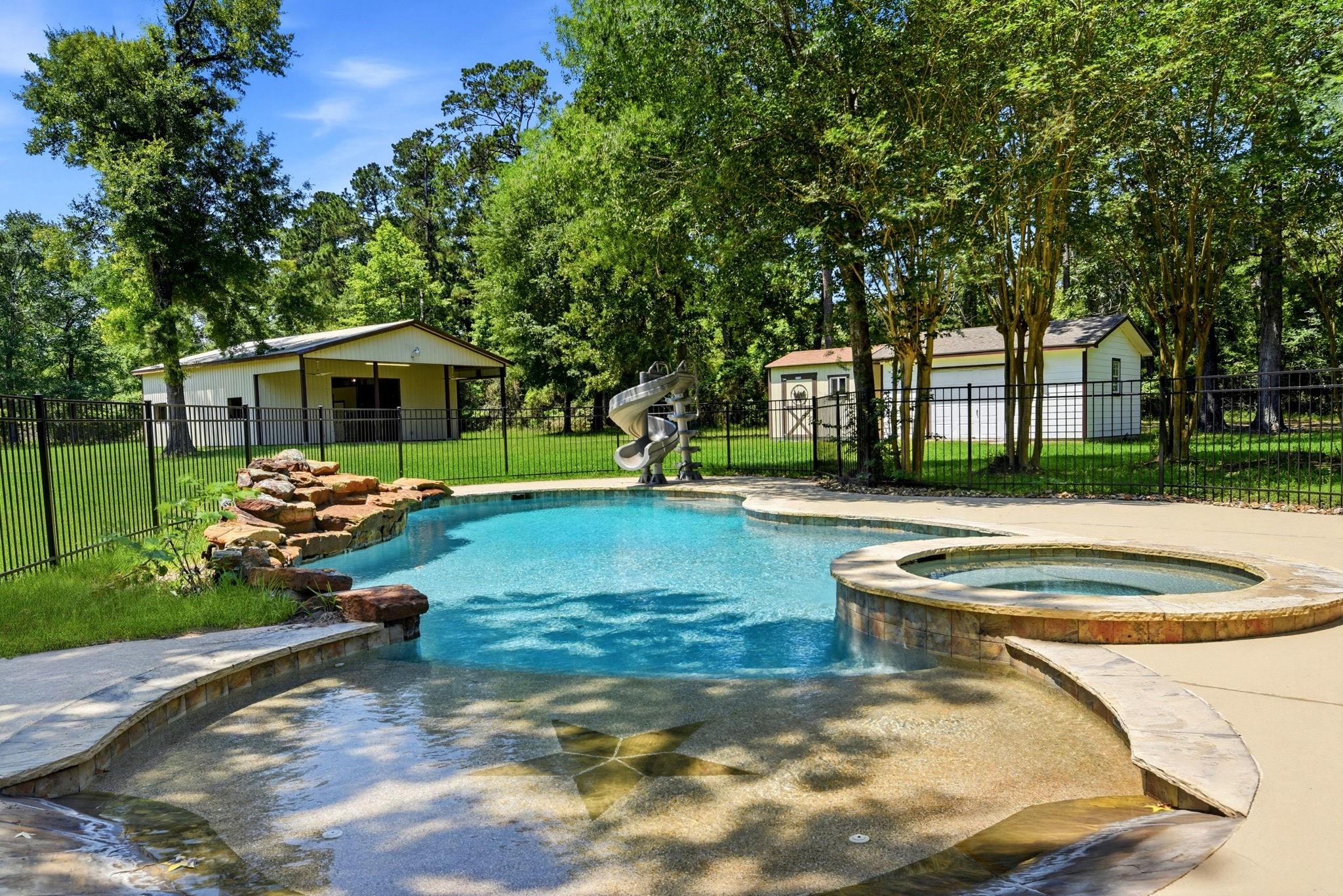 10965 Lake Forest Drive