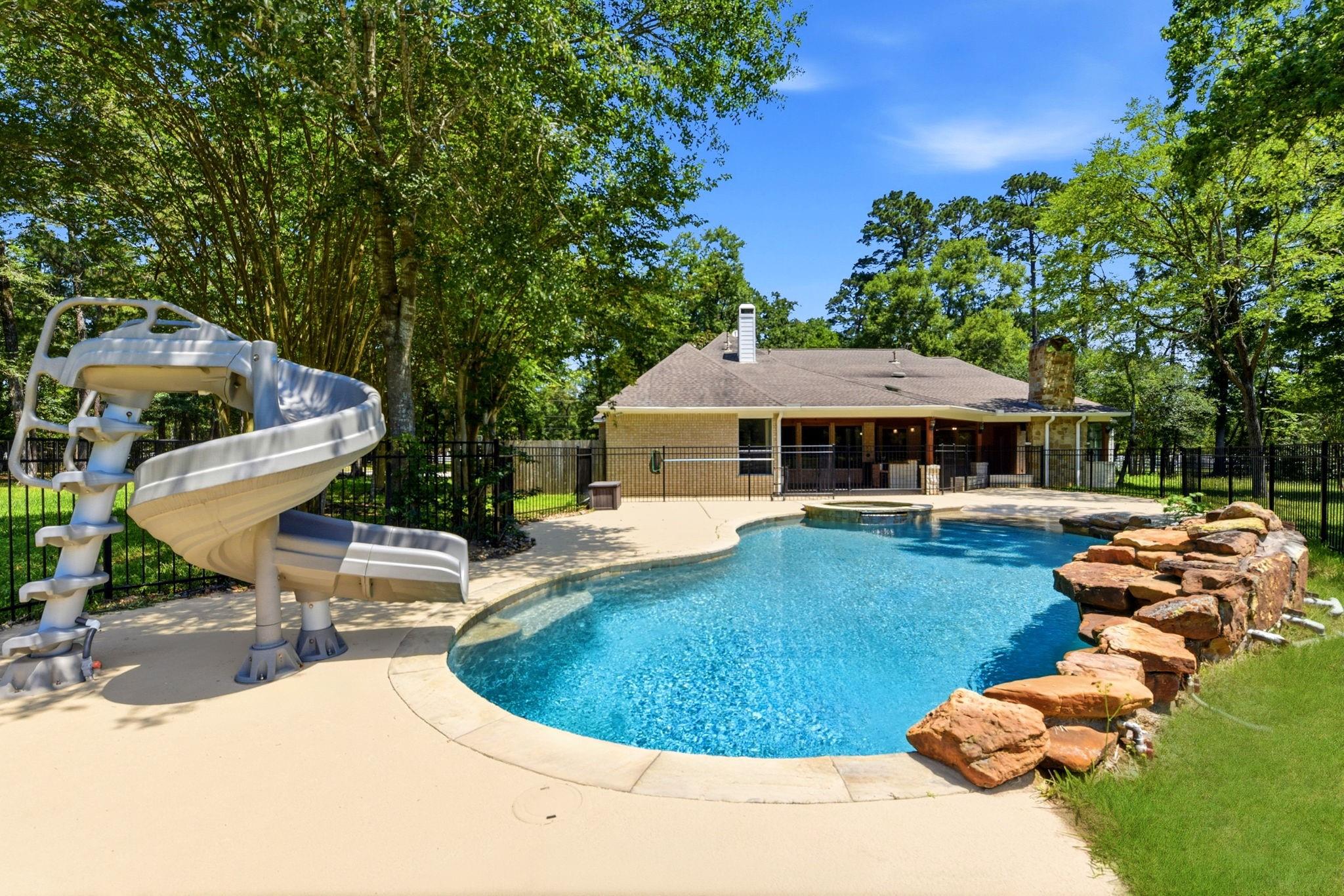 10965 Lake Forest Drive