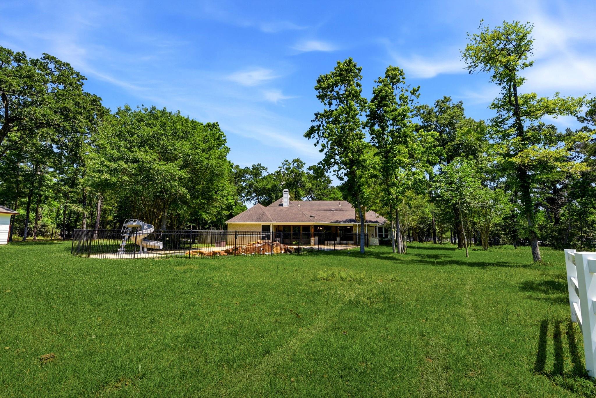 10965 Lake Forest Drive