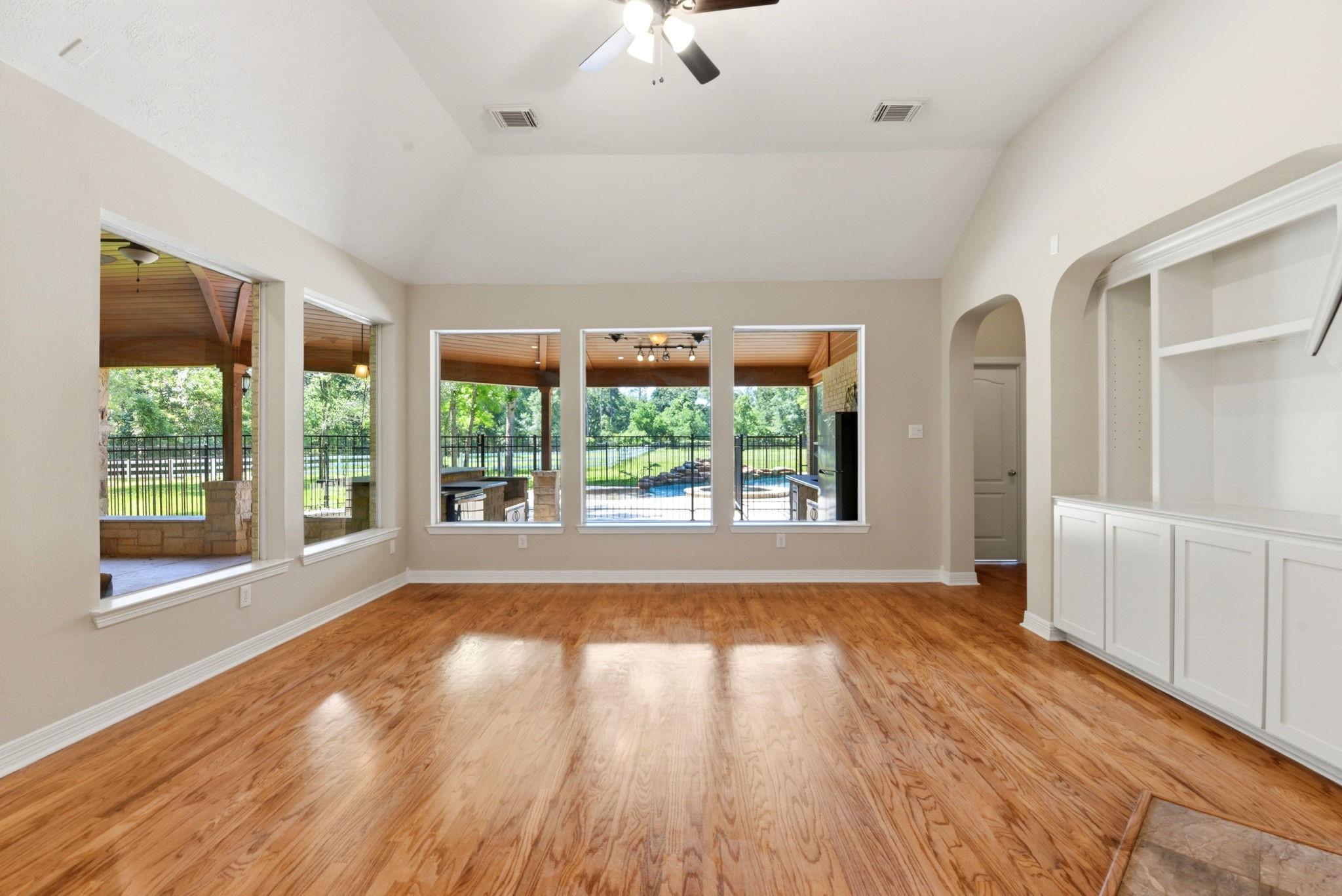 10965 Lake Forest Drive