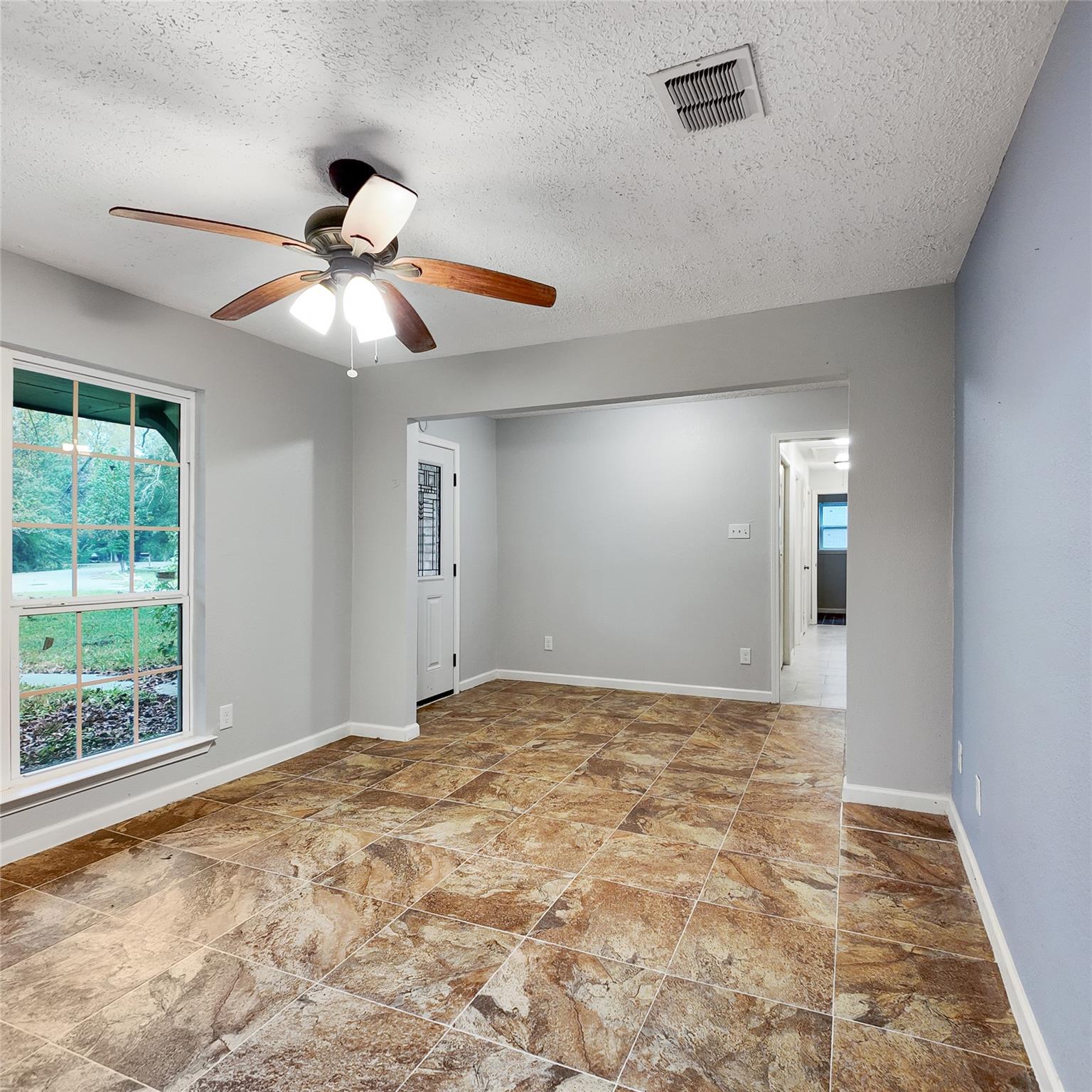 813 Glen Hollow Court