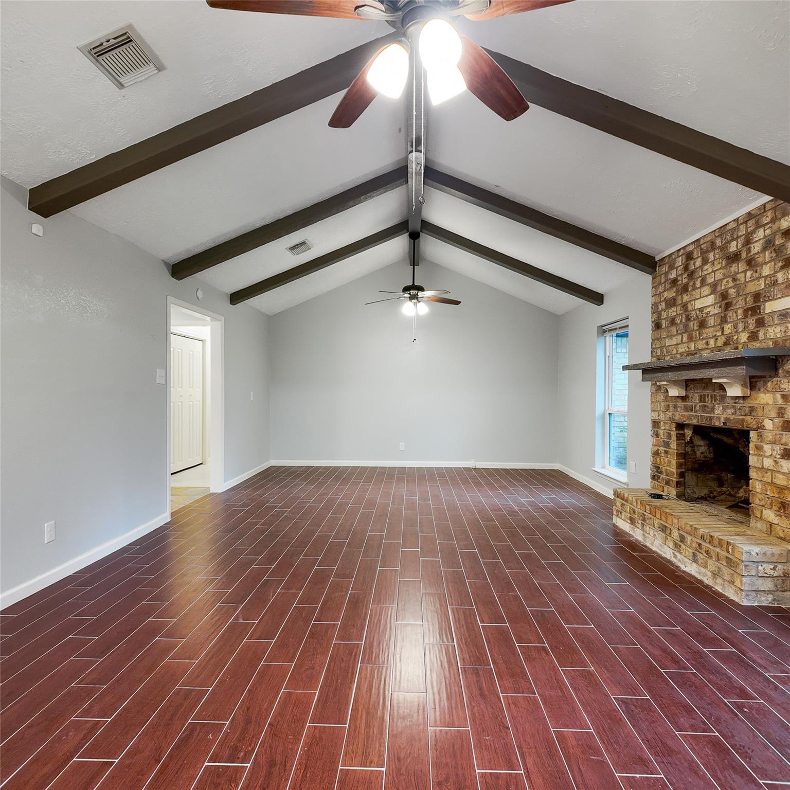 813 Glen Hollow Court