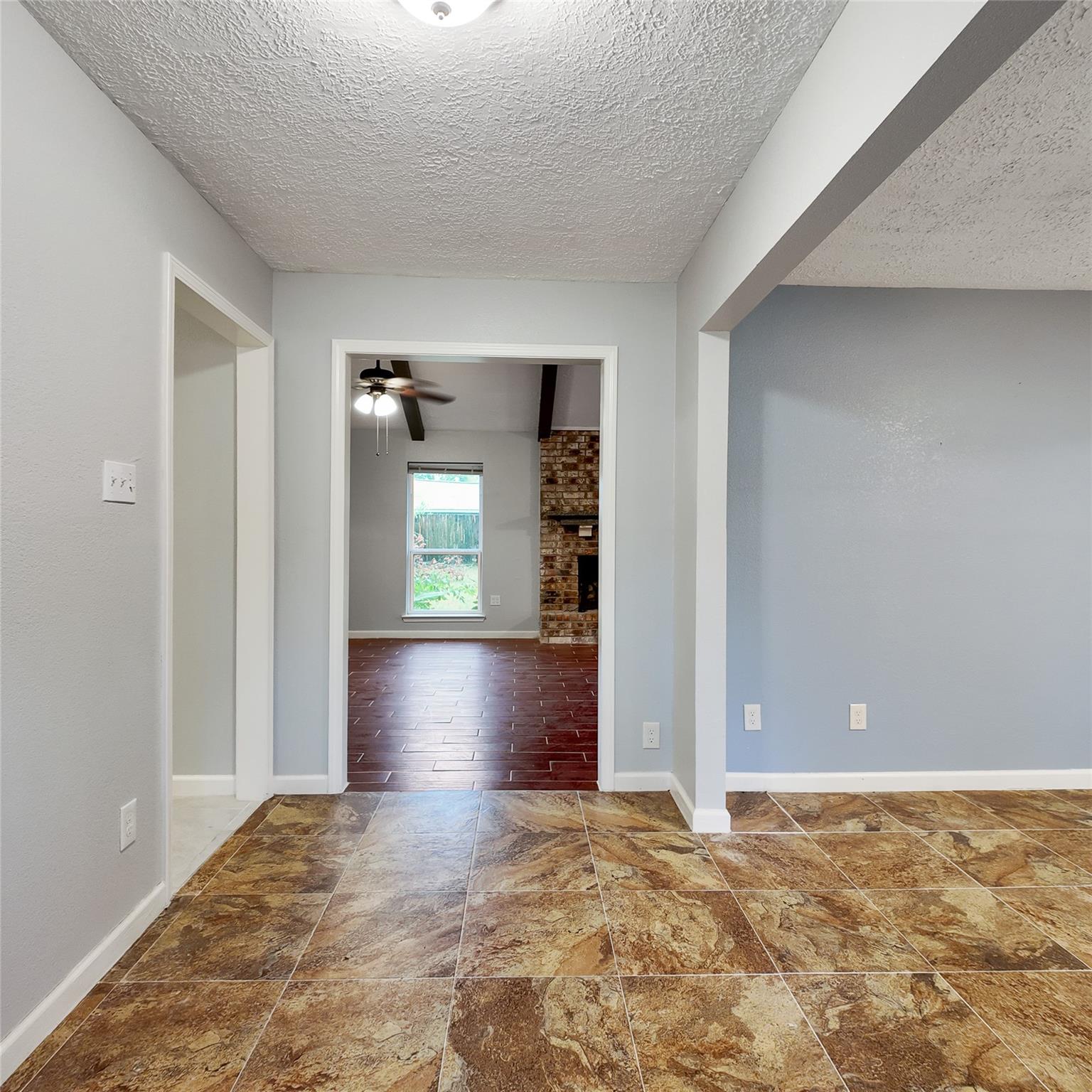 813 Glen Hollow Court