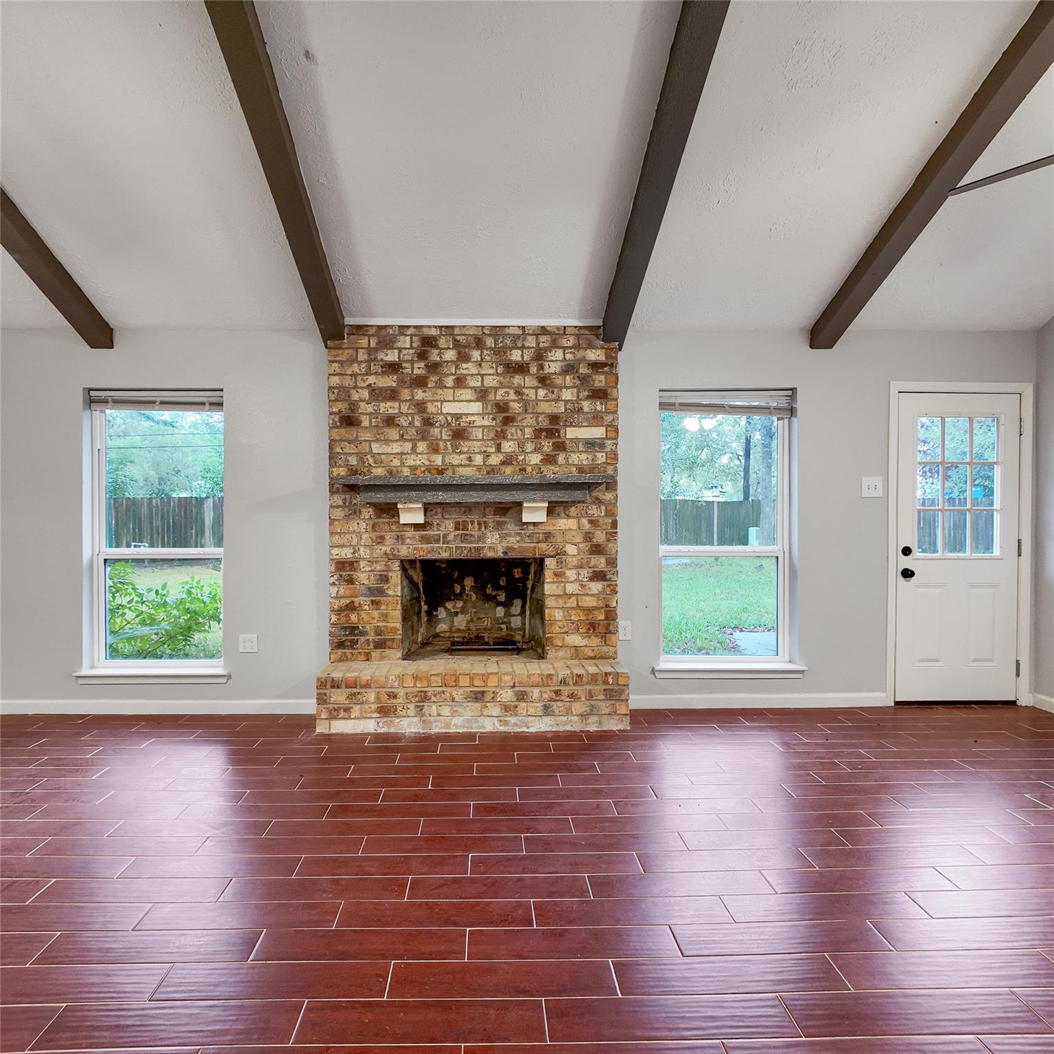 813 Glen Hollow Court