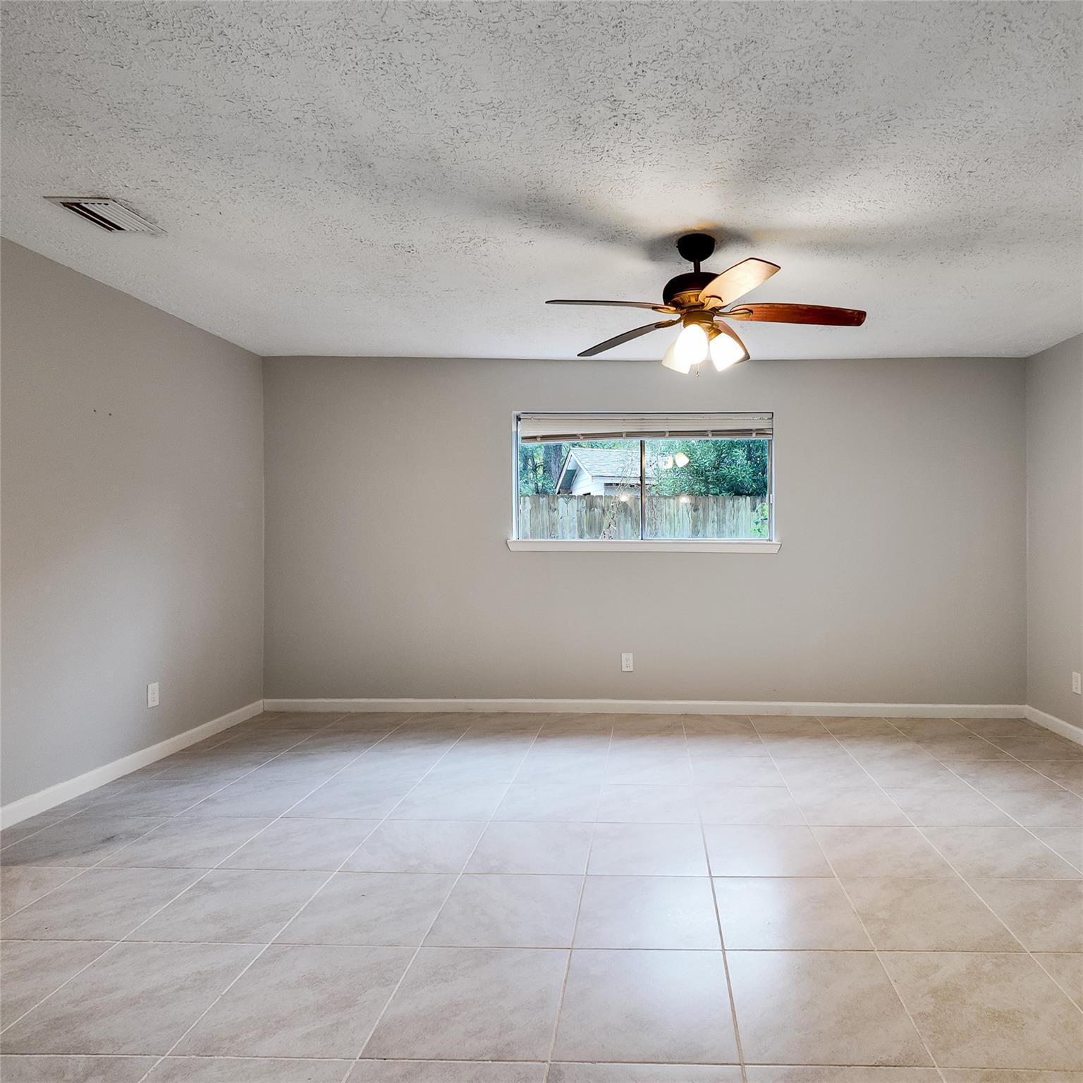 813 Glen Hollow Court