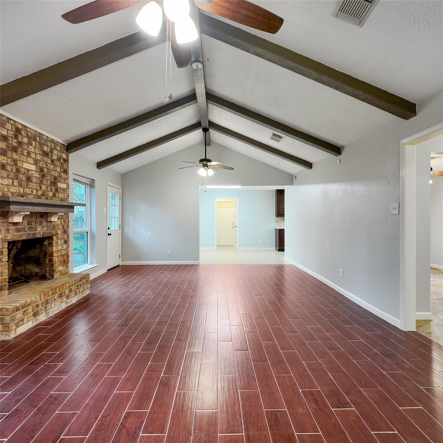 813 Glen Hollow Court