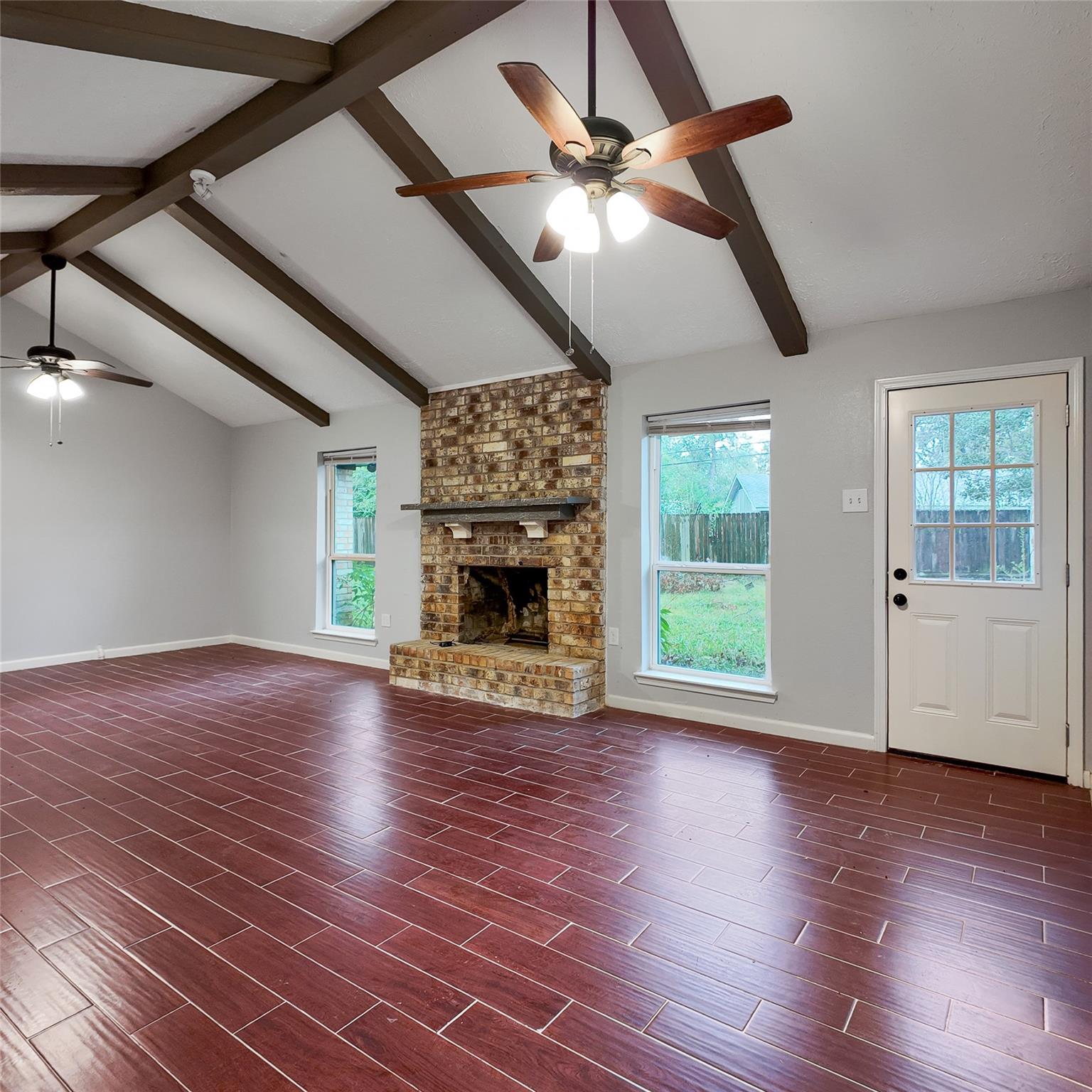 813 Glen Hollow Court