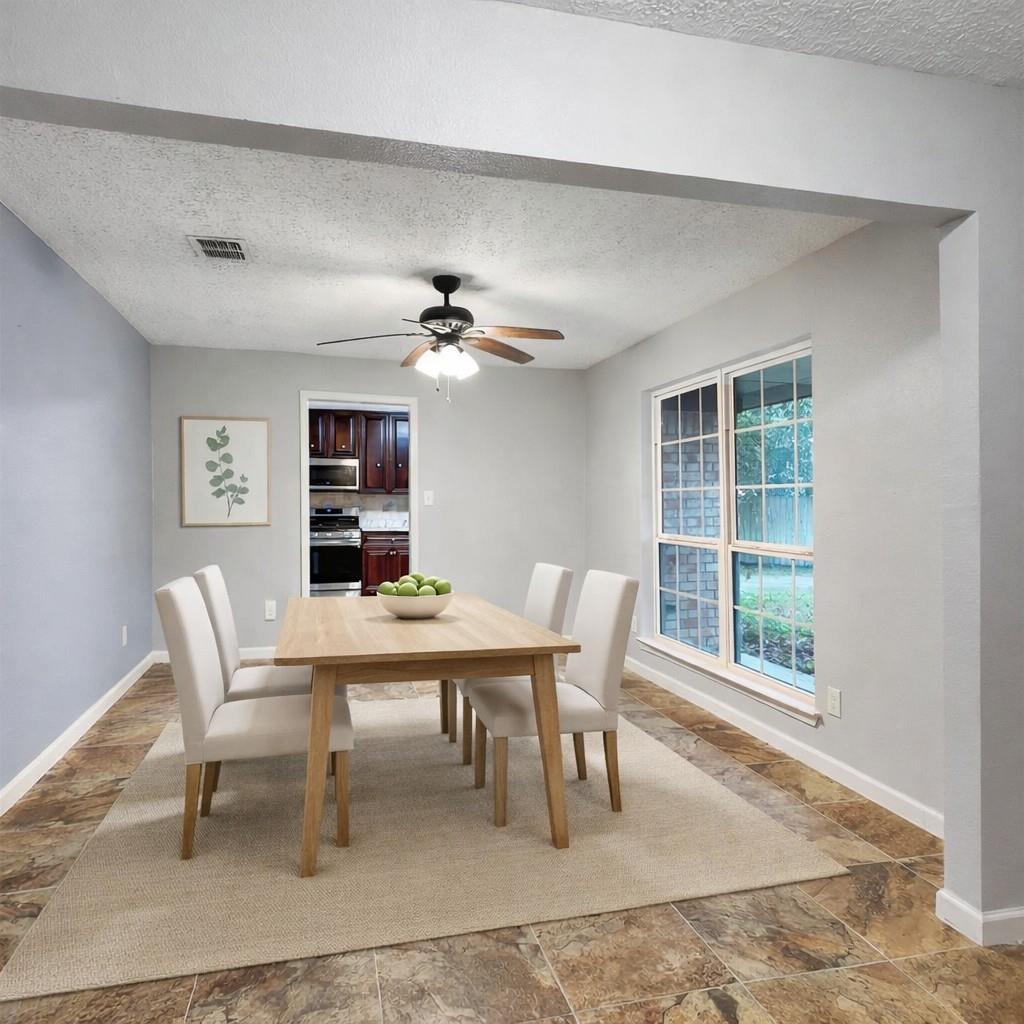 813 Glen Hollow Court