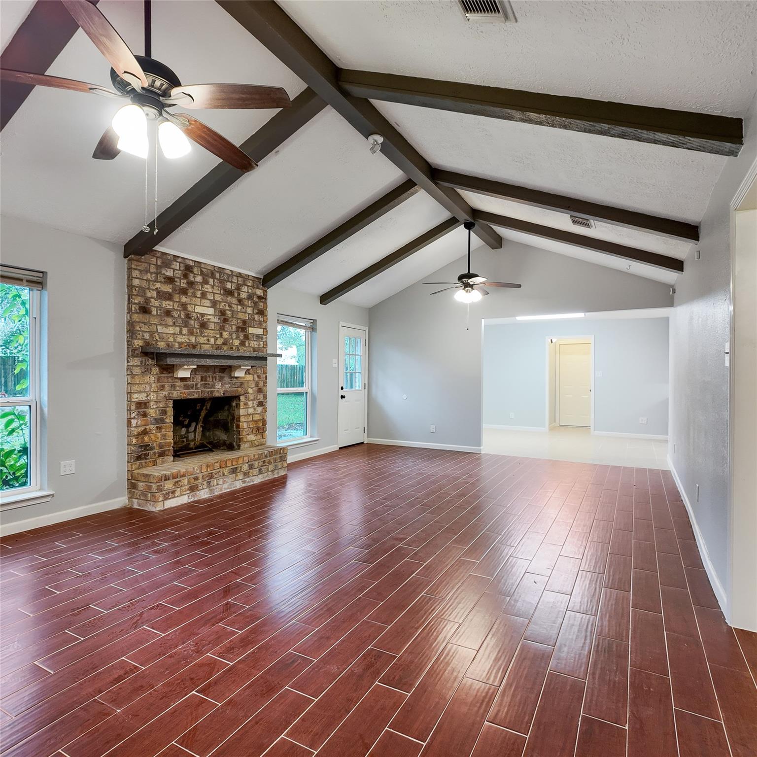 813 Glen Hollow Court