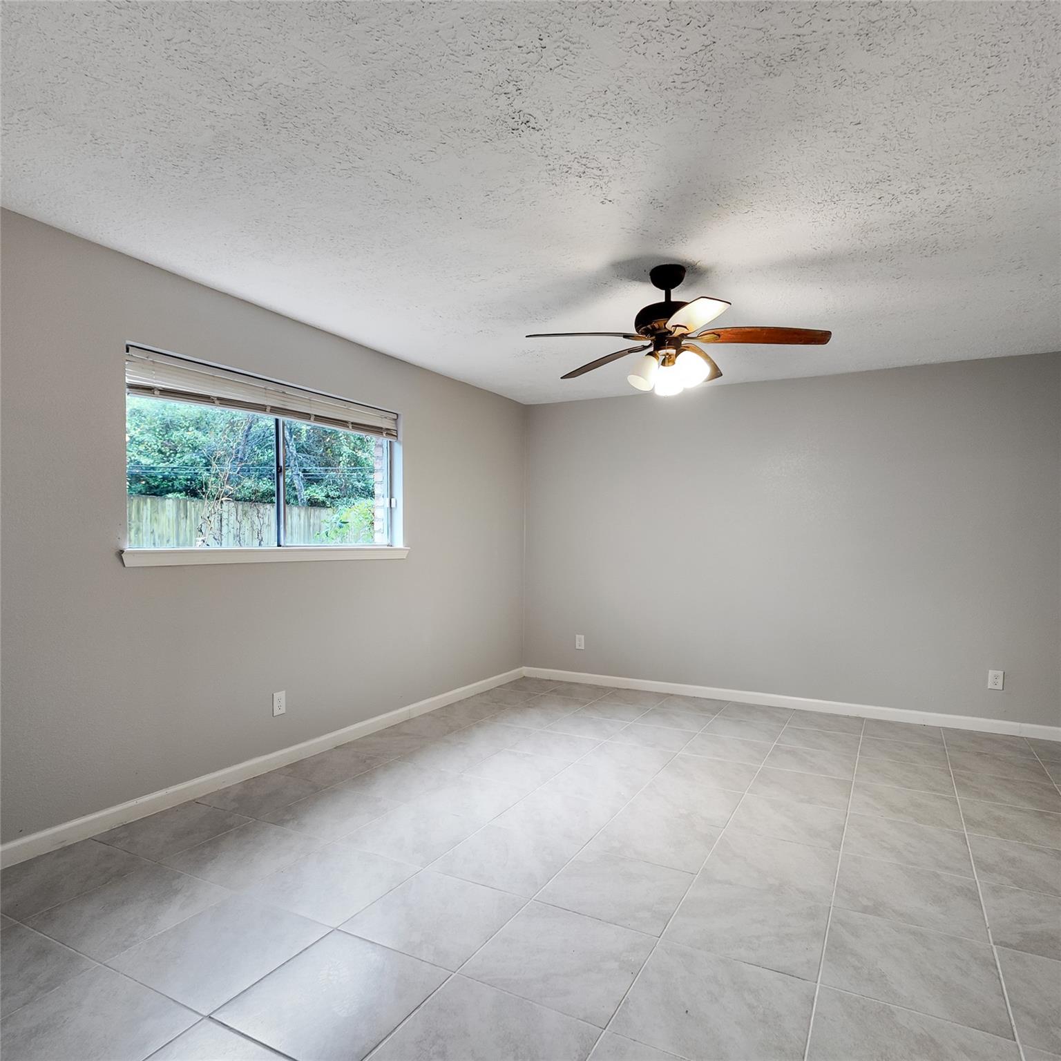 813 Glen Hollow Court