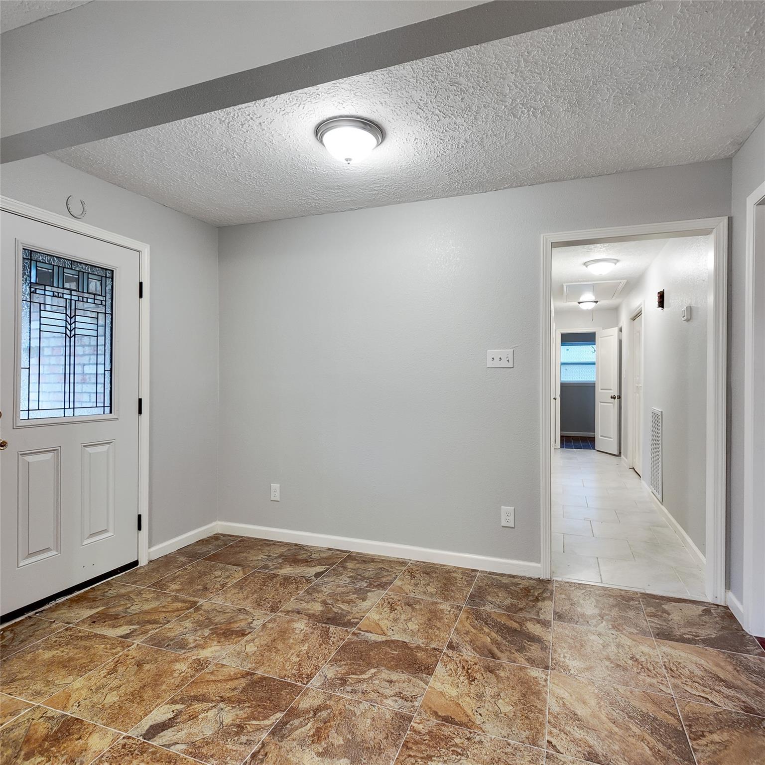 813 Glen Hollow Court