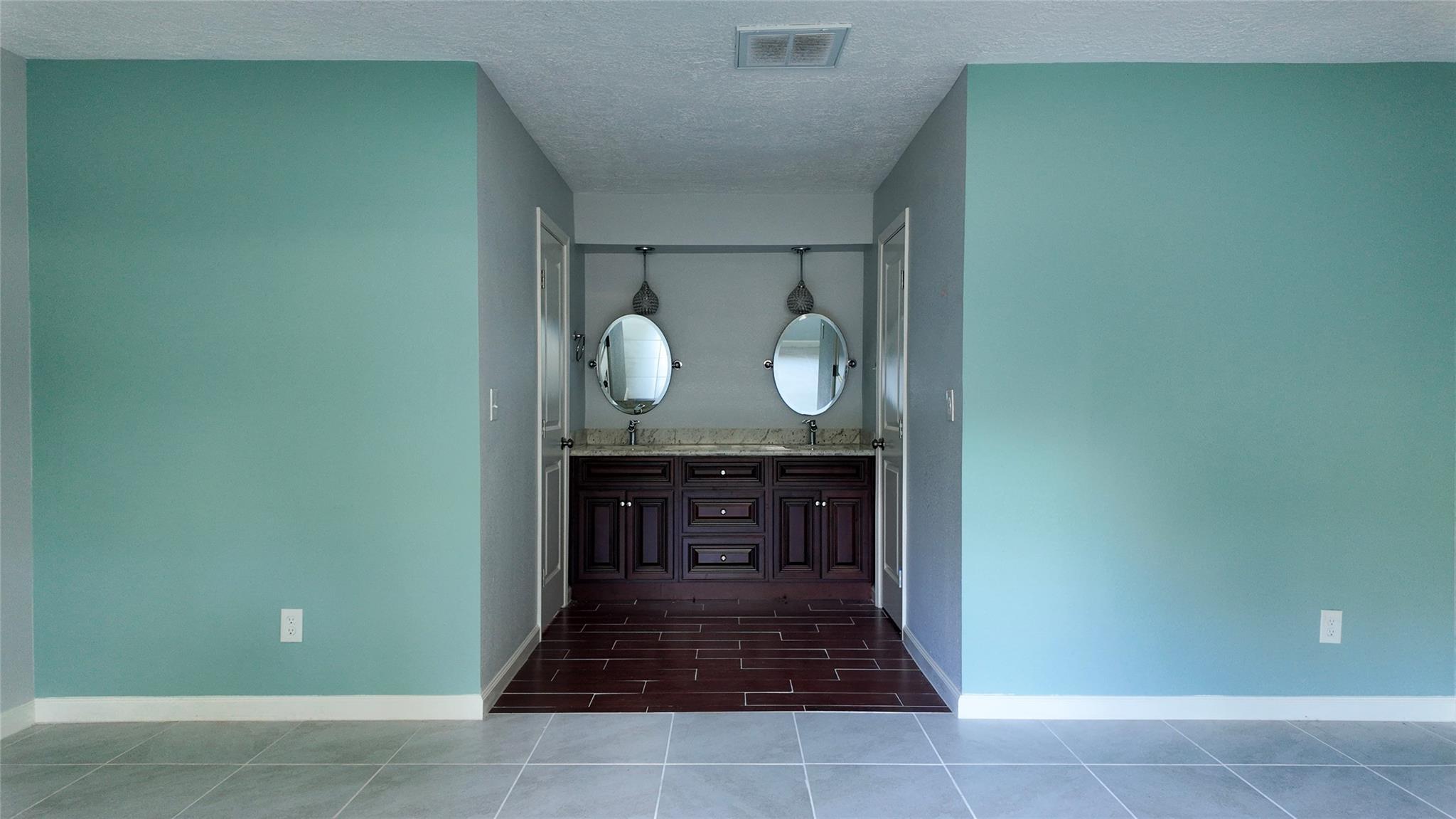 813 Glen Hollow Court, Conroe